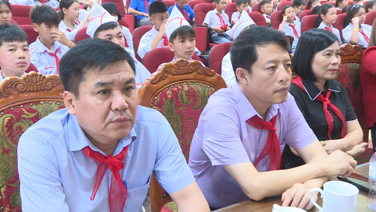 Anh-tin-bai