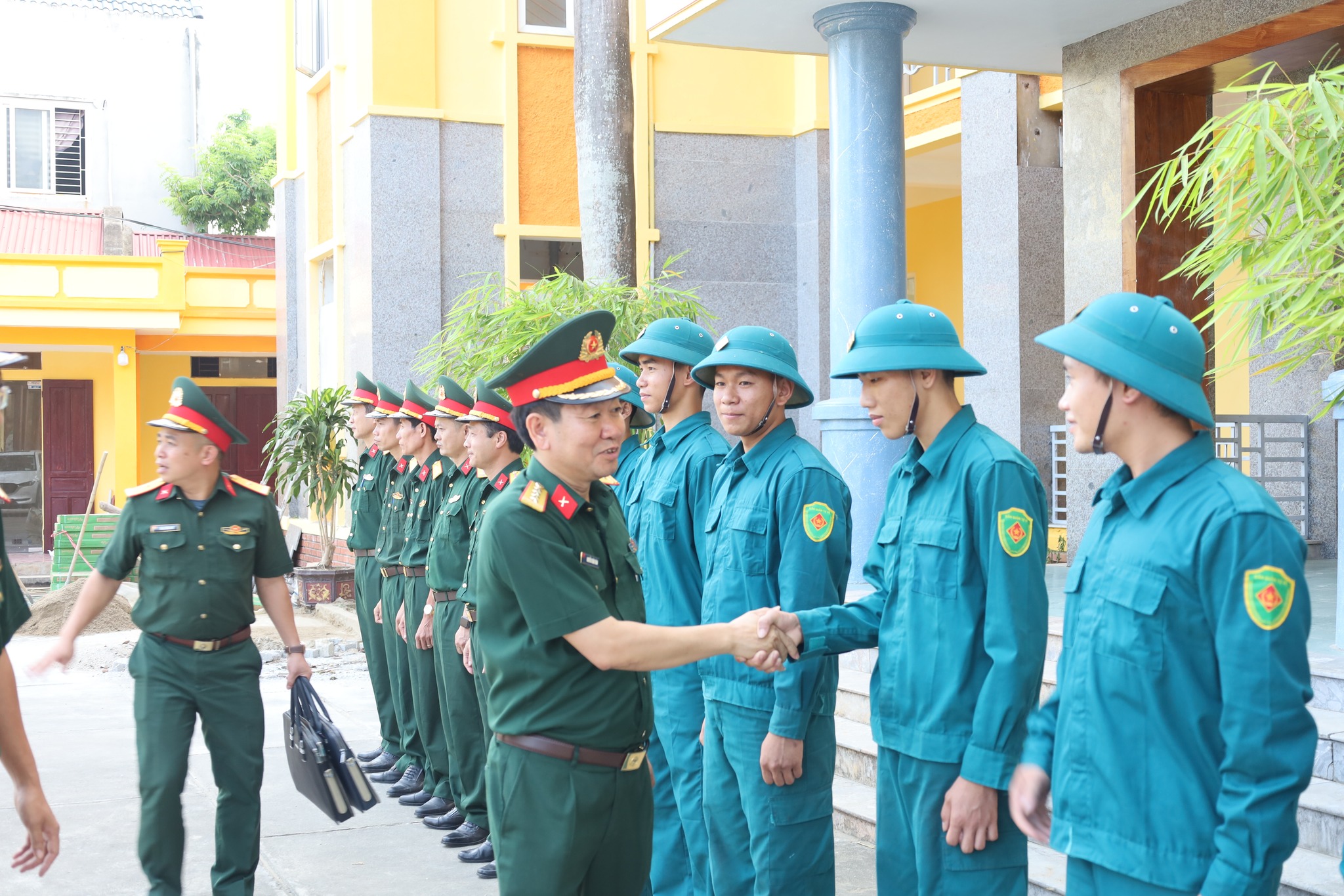 Anh-tin-bai