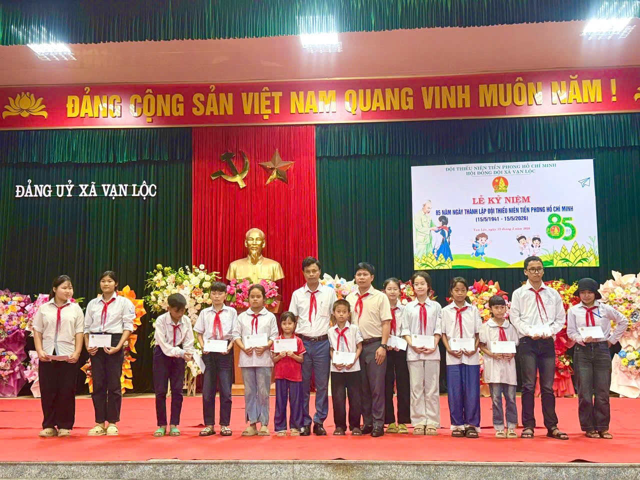 Anh-tin-bai