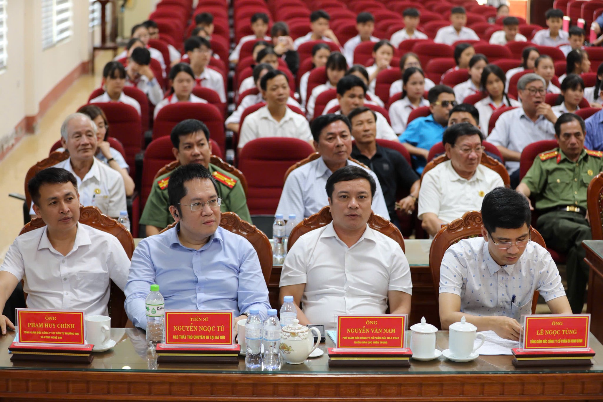 Anh-tin-bai