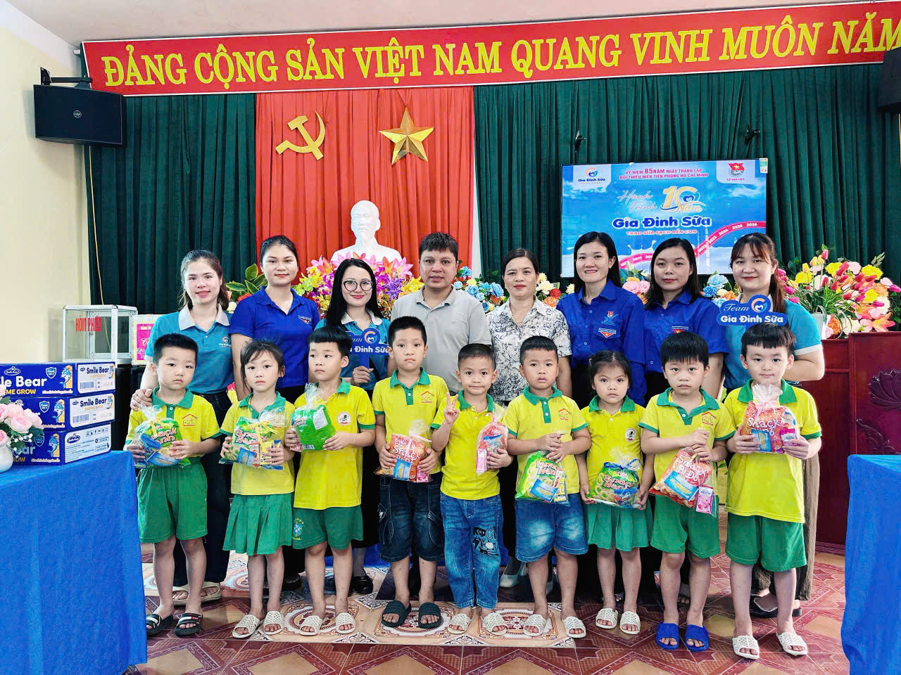Anh-tin-bai