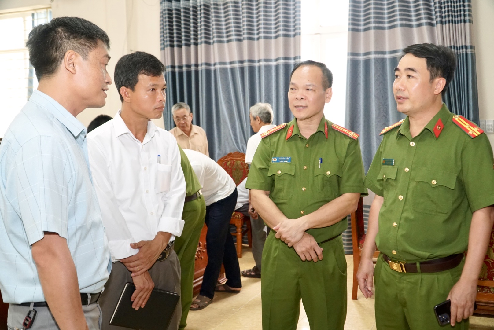Anh-tin-bai