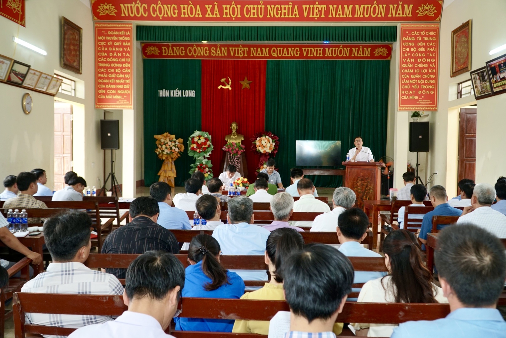 Đảng ủy Xã Vạn Lộc tổ chức hội nghị giao ban Bí thư Đảng bộ và Bí thư chi bộ trực thuộc Đảng bộ