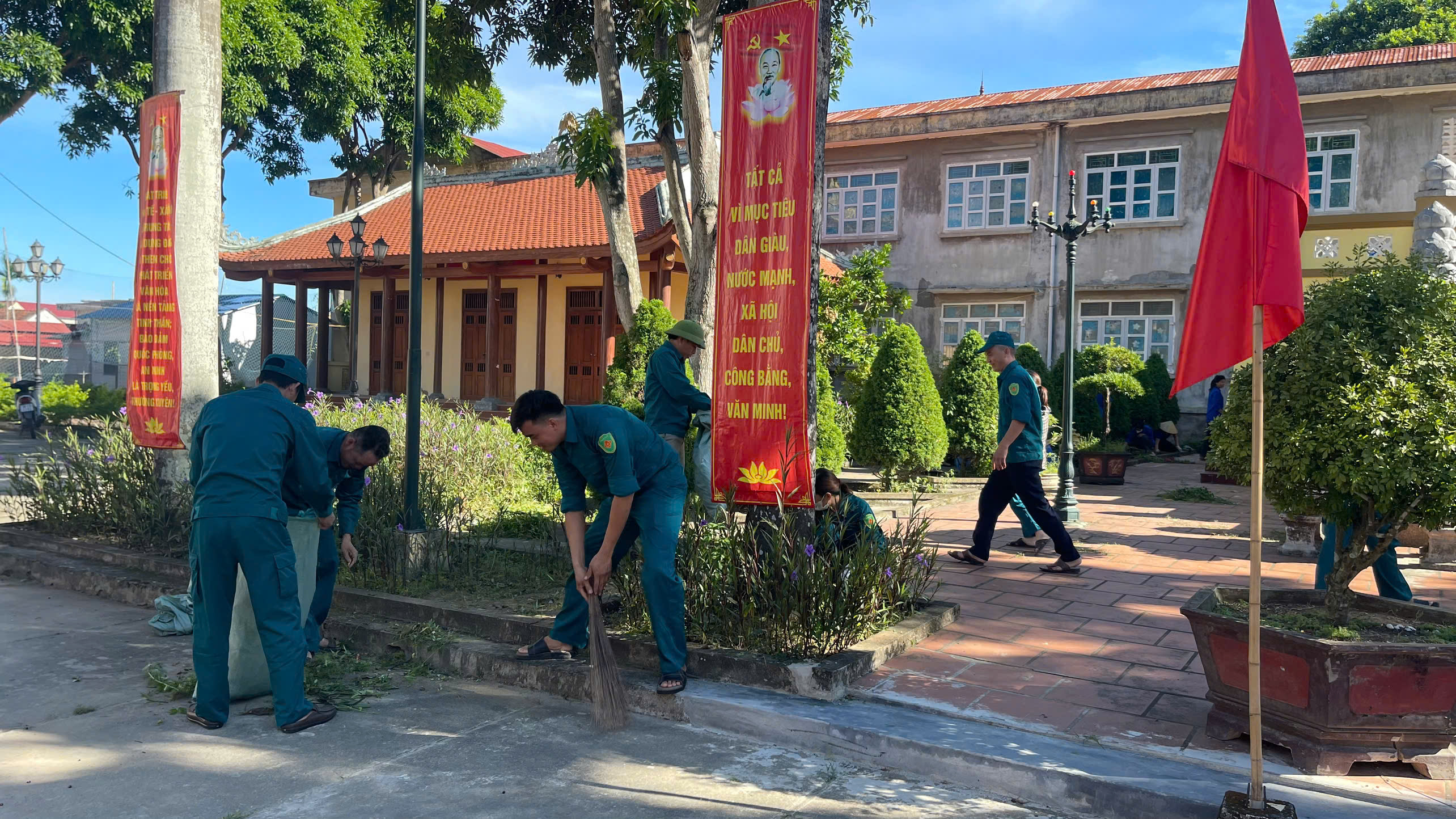 Anh-tin-bai