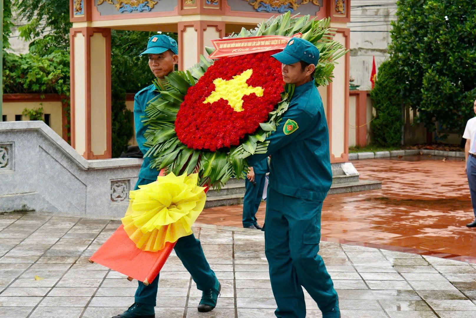 Anh-tin-bai