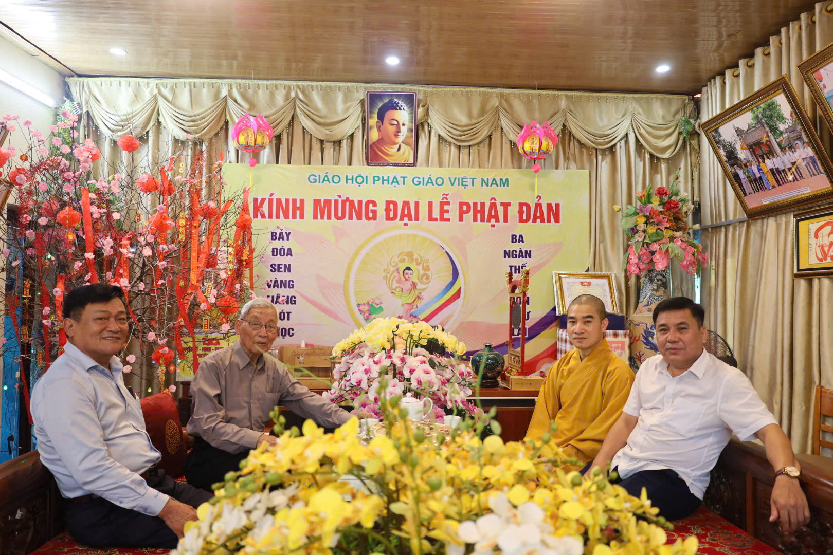 Anh-tin-bai