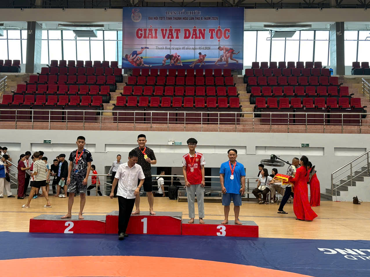 Anh-tin-bai