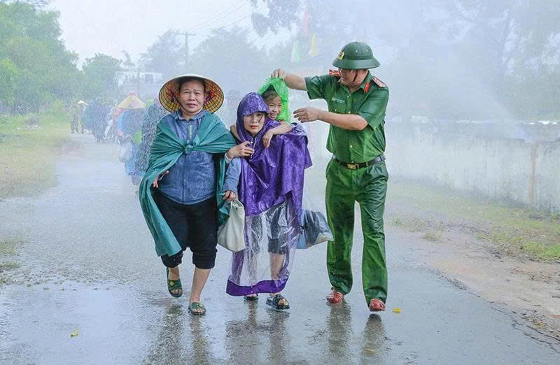 Anh-tin-bai