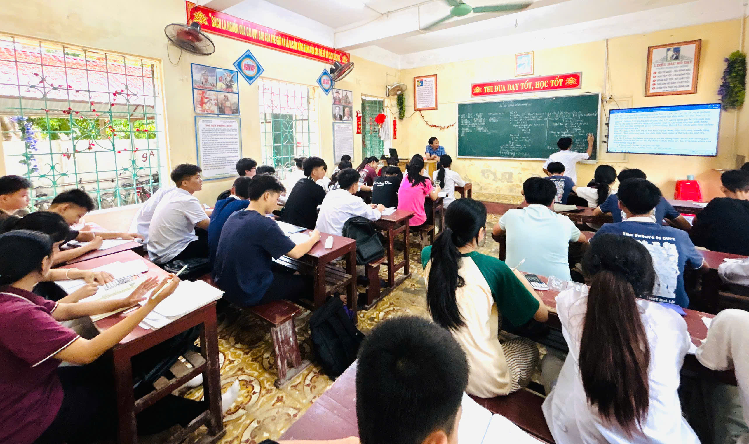 Anh-tin-bai