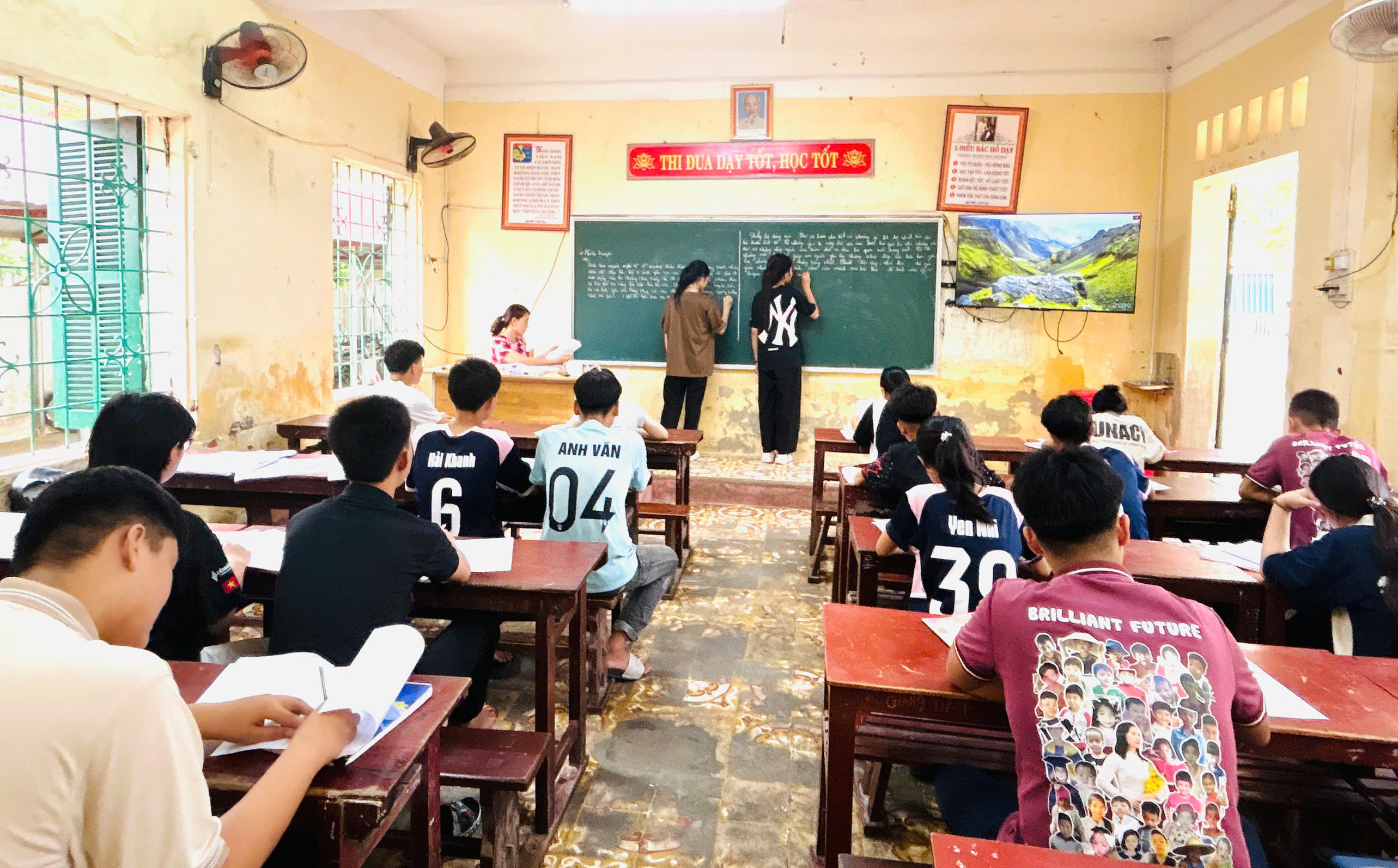 Anh-tin-bai