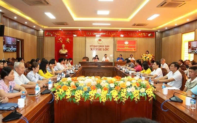 Tổ Đại biểu HĐND tỉnh tiếp xúc cử tri tại đơn vị bầu cử số 20