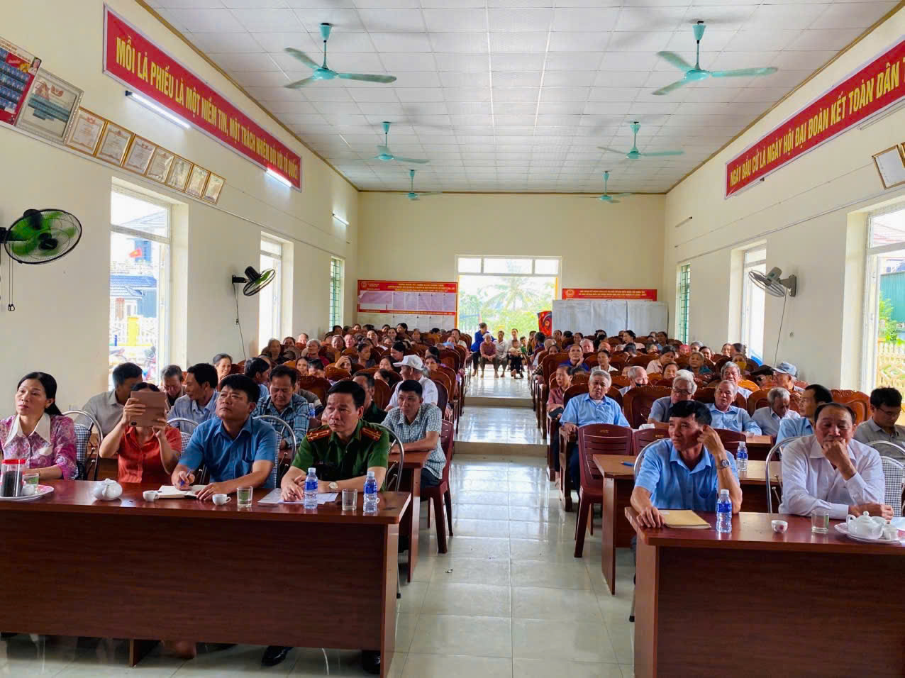 Đại biểu HĐND xã Hoa Lộc tiếp xúc cử tri tại đơn vị bầu cử số 1 trước kỳ họp thường lệ giữa năm 2026