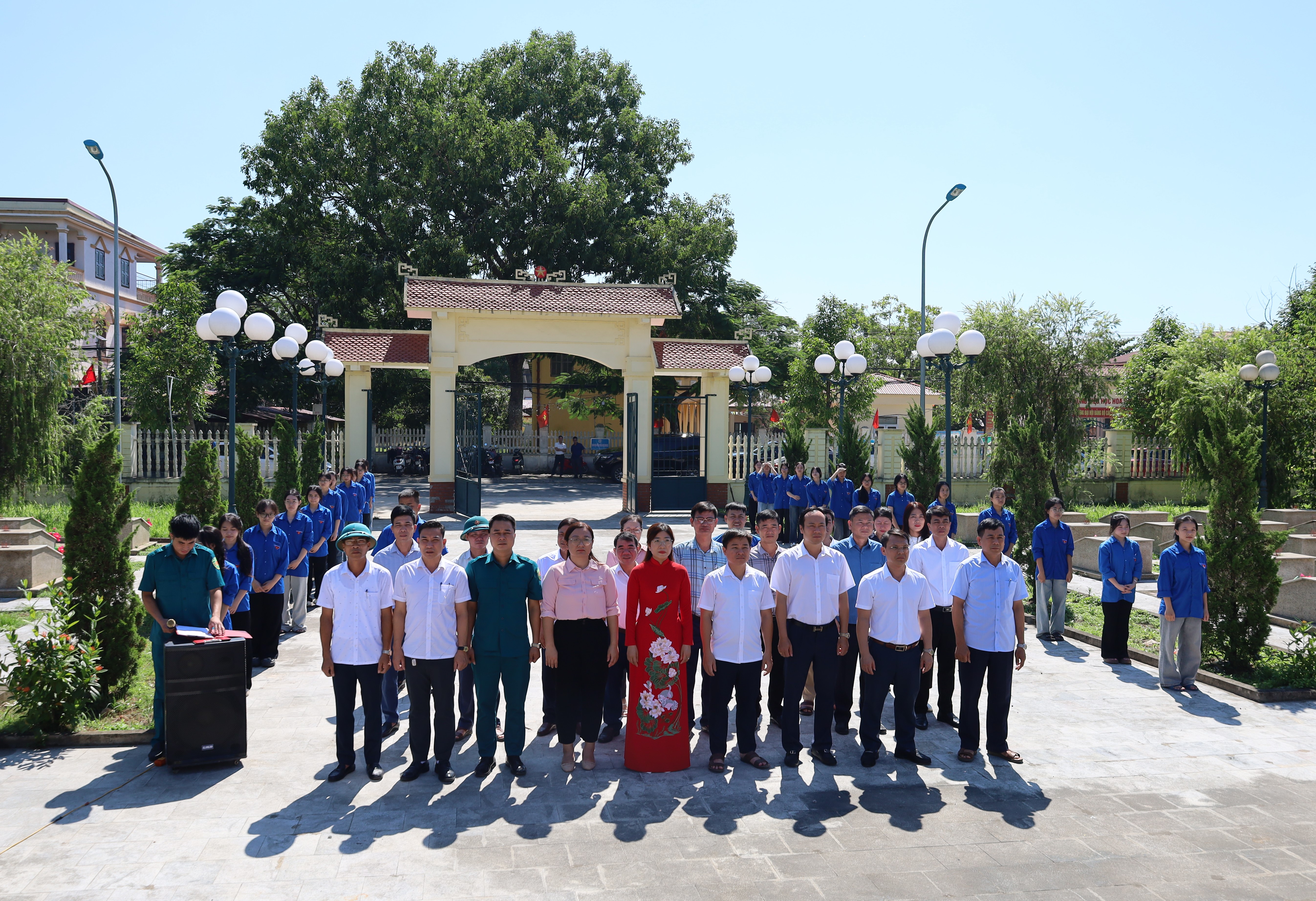 Anh-tin-bai