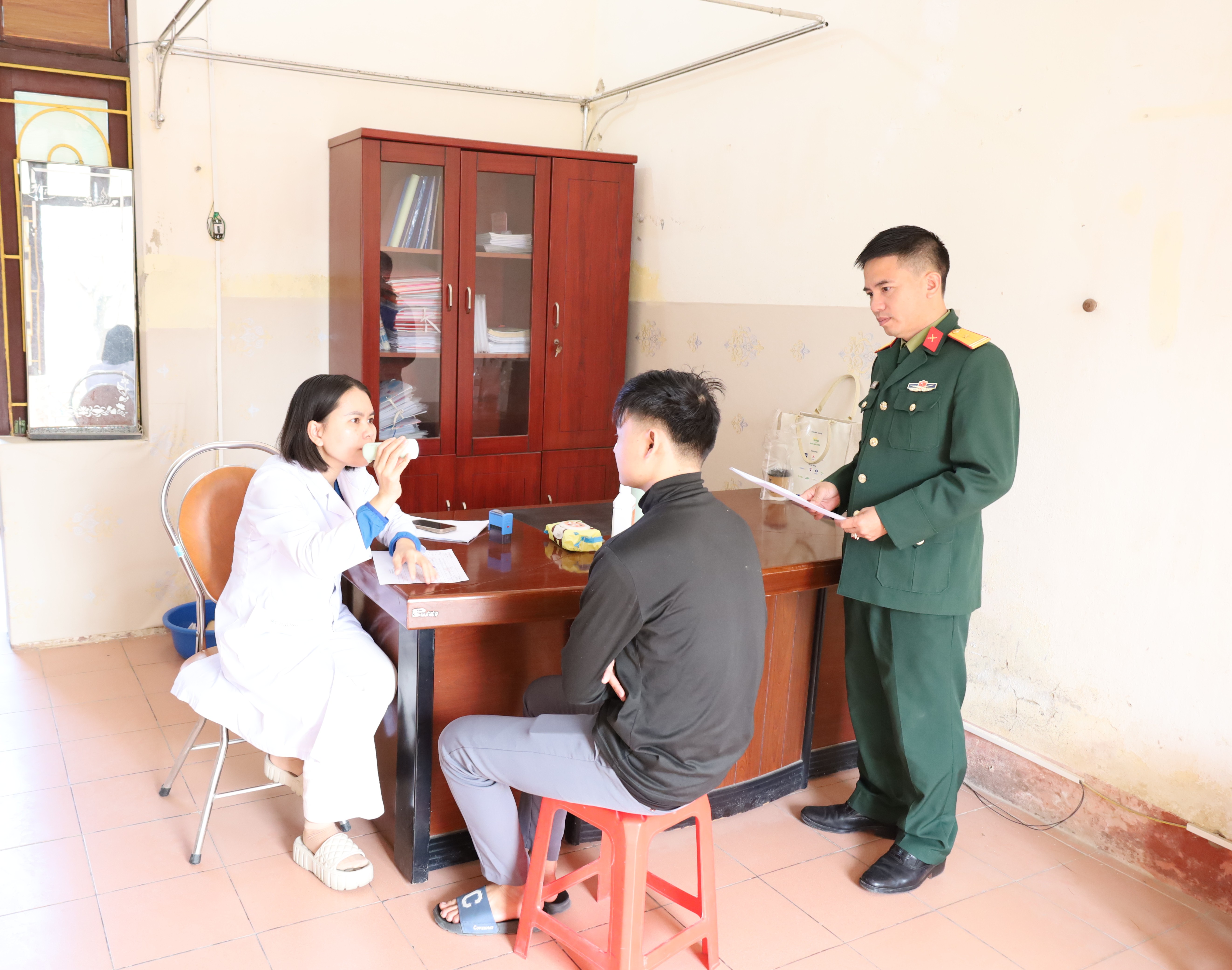 Anh-tin-bai