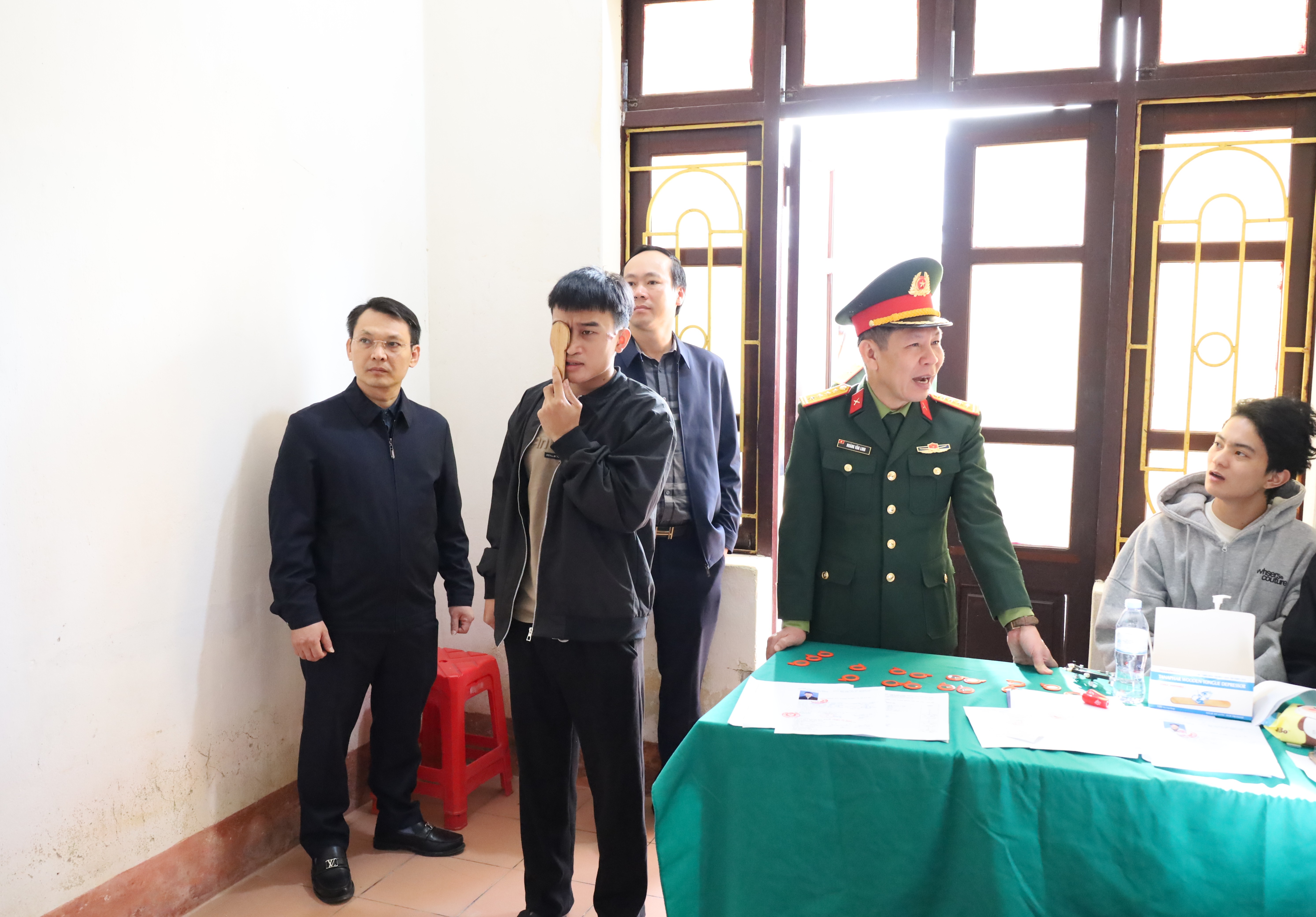 Anh-tin-bai