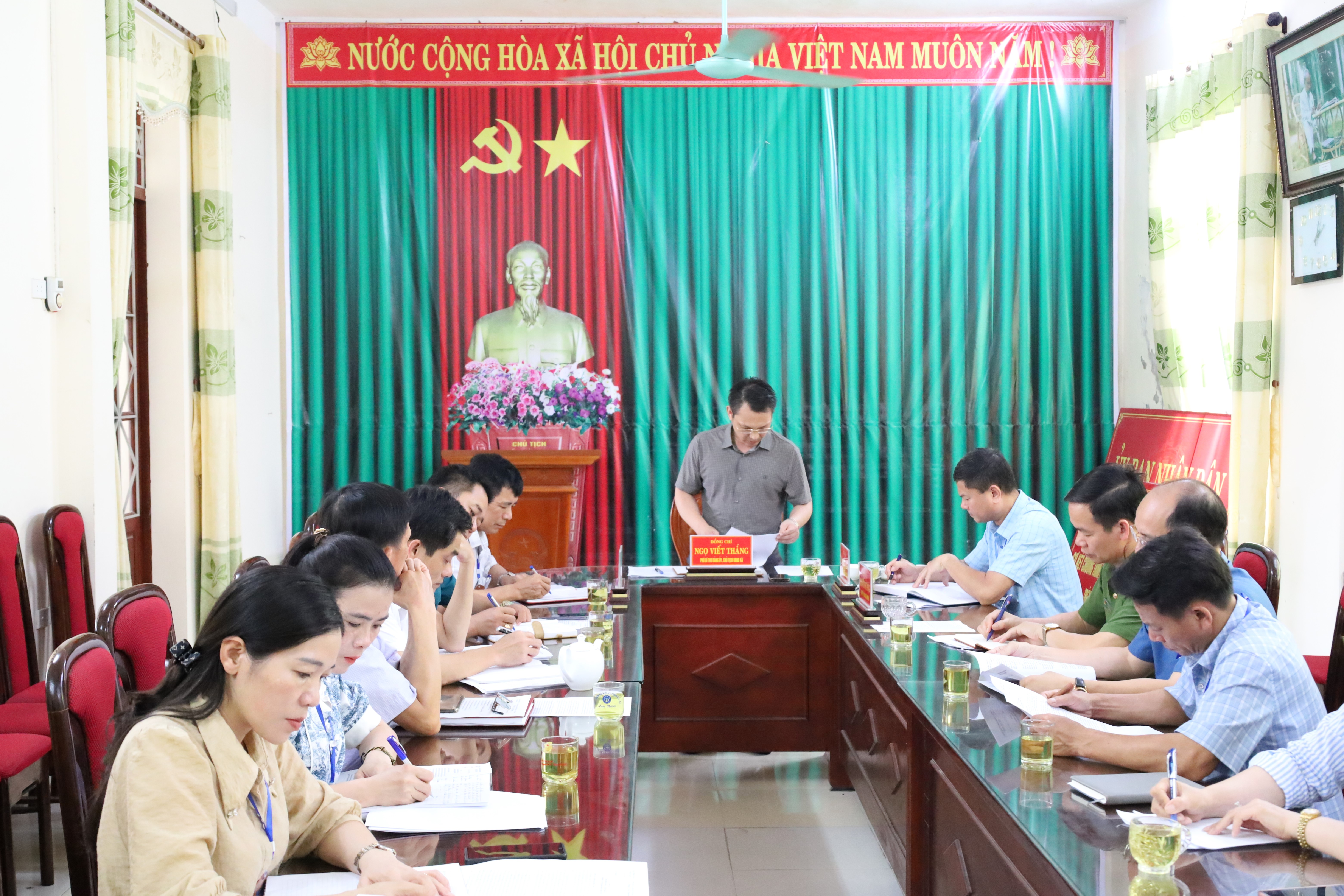 Anh-tin-bai