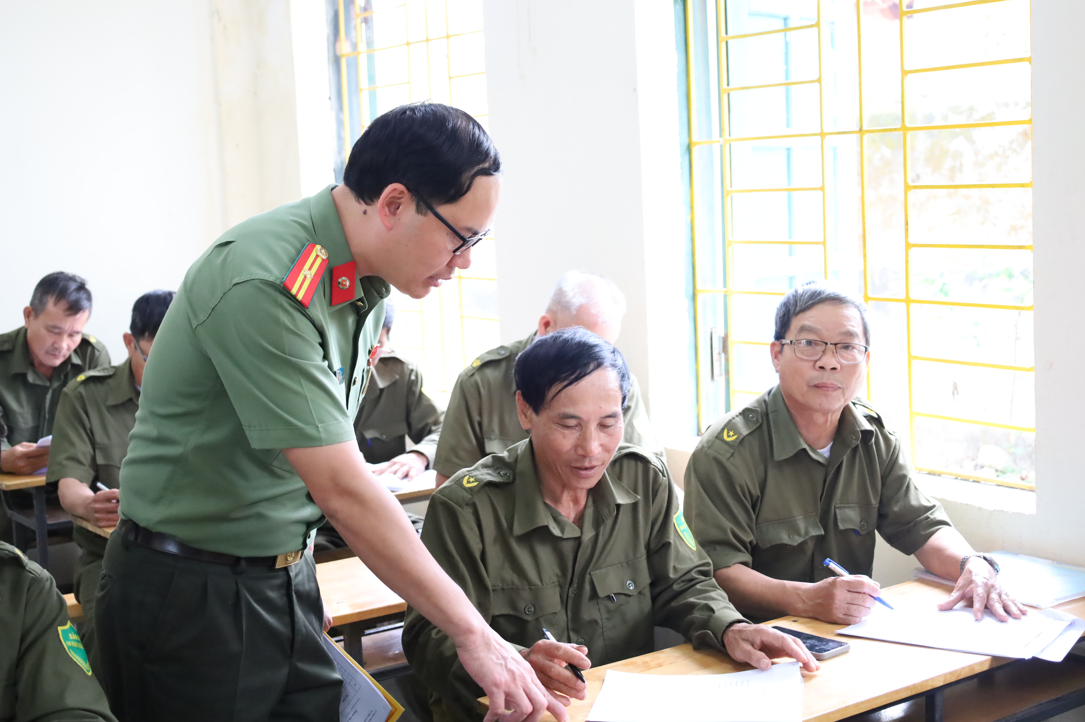 Anh-tin-bai