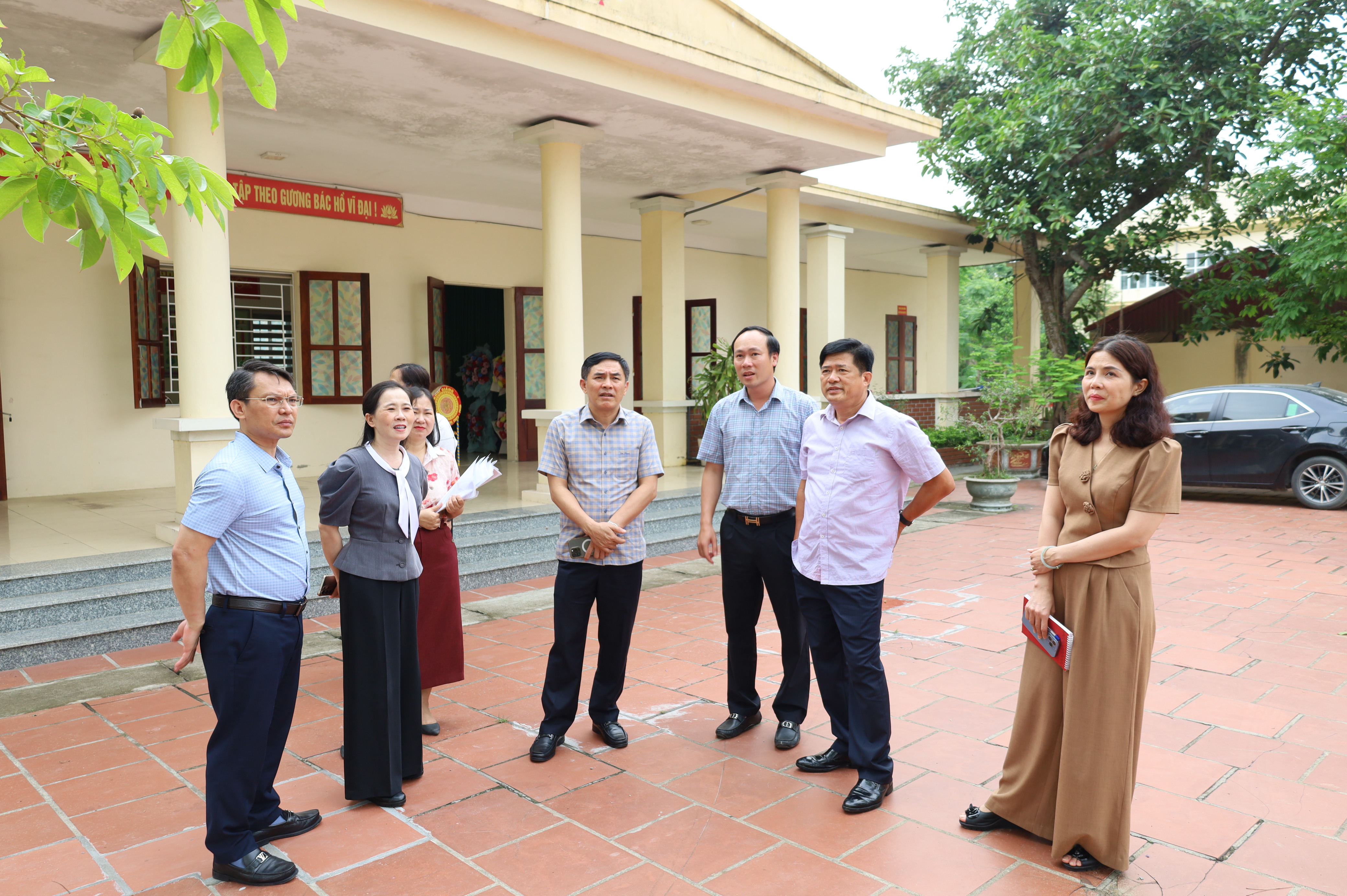 Anh-tin-bai