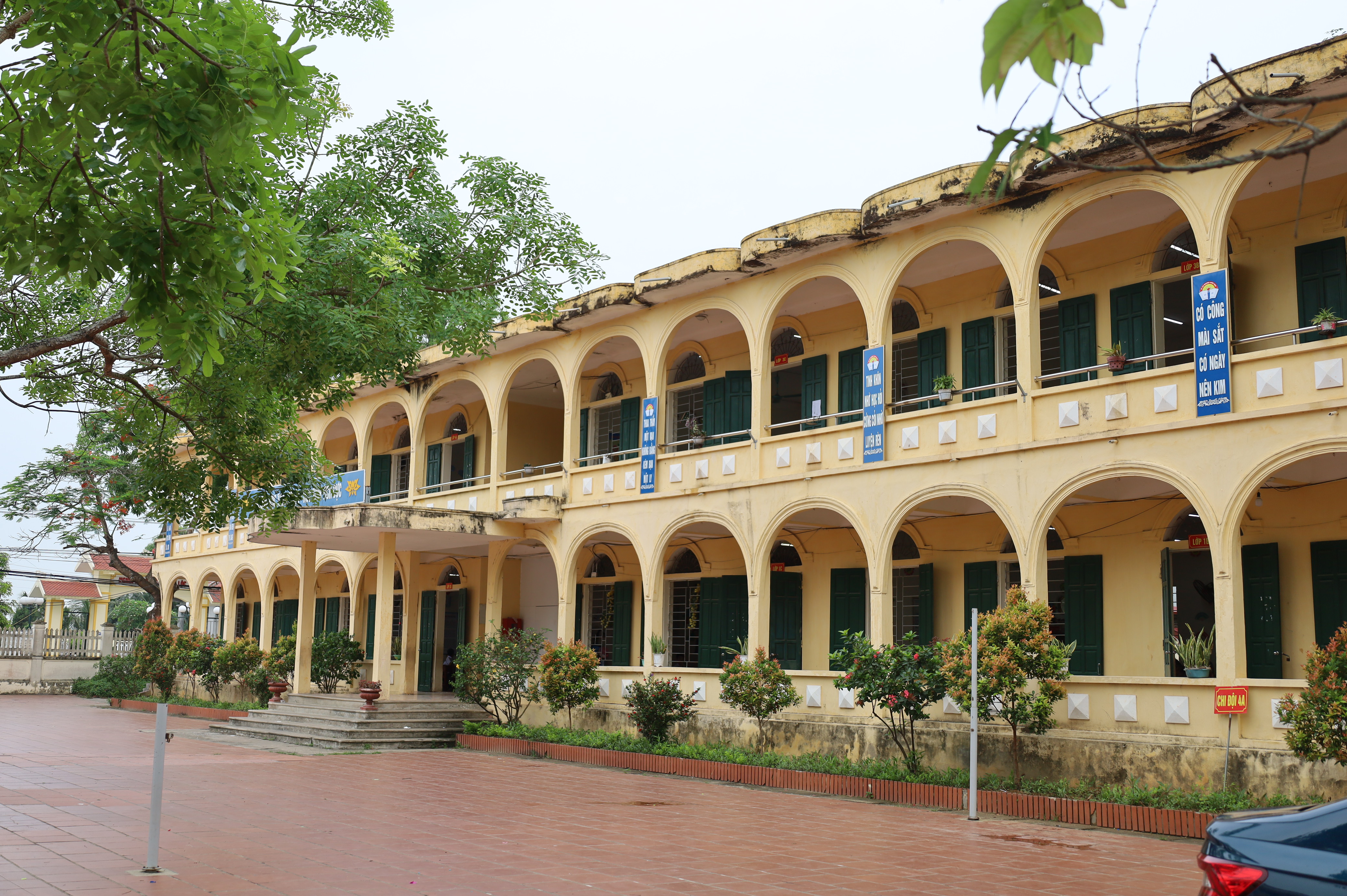 Anh-tin-bai