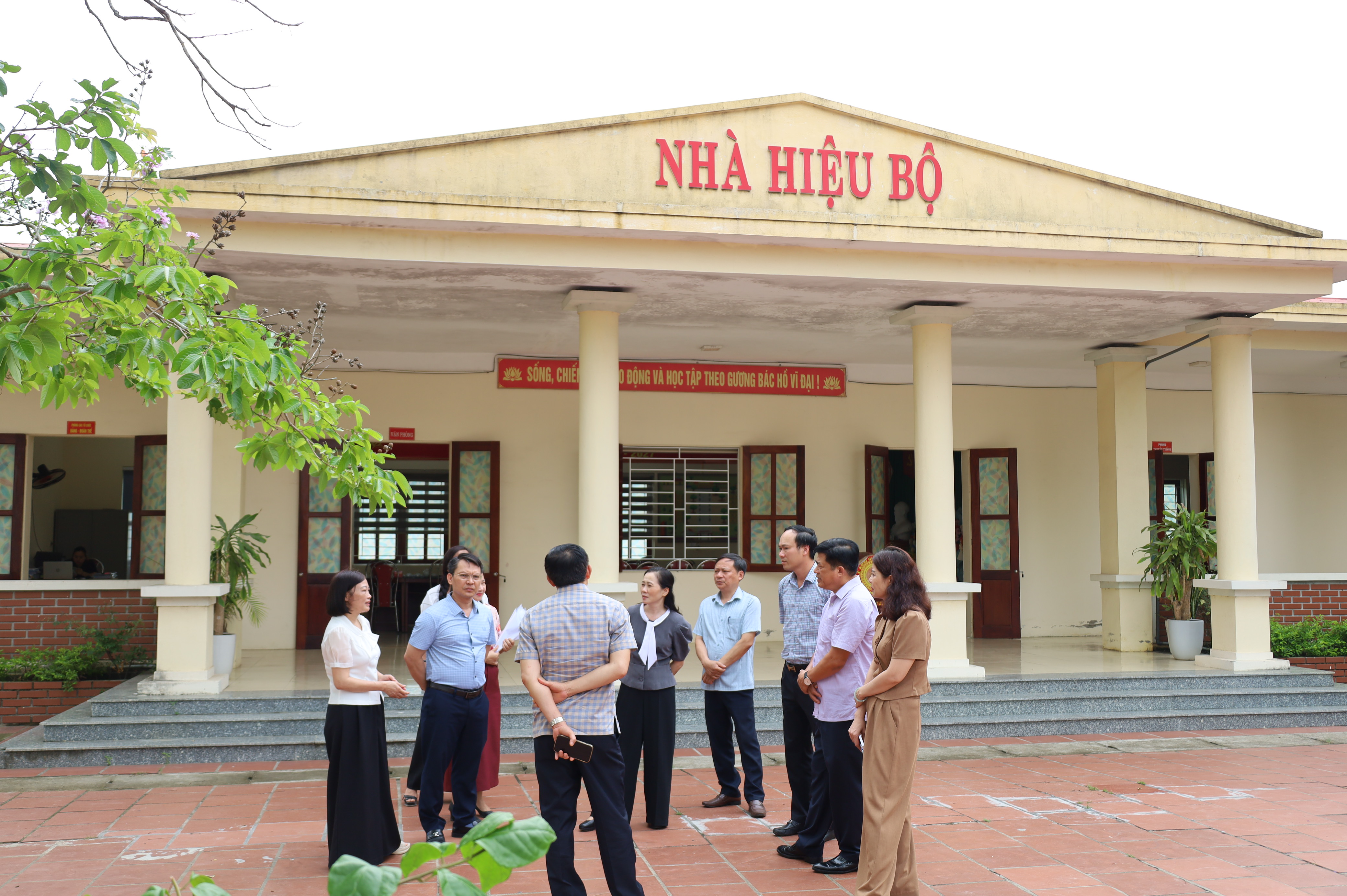 Anh-tin-bai