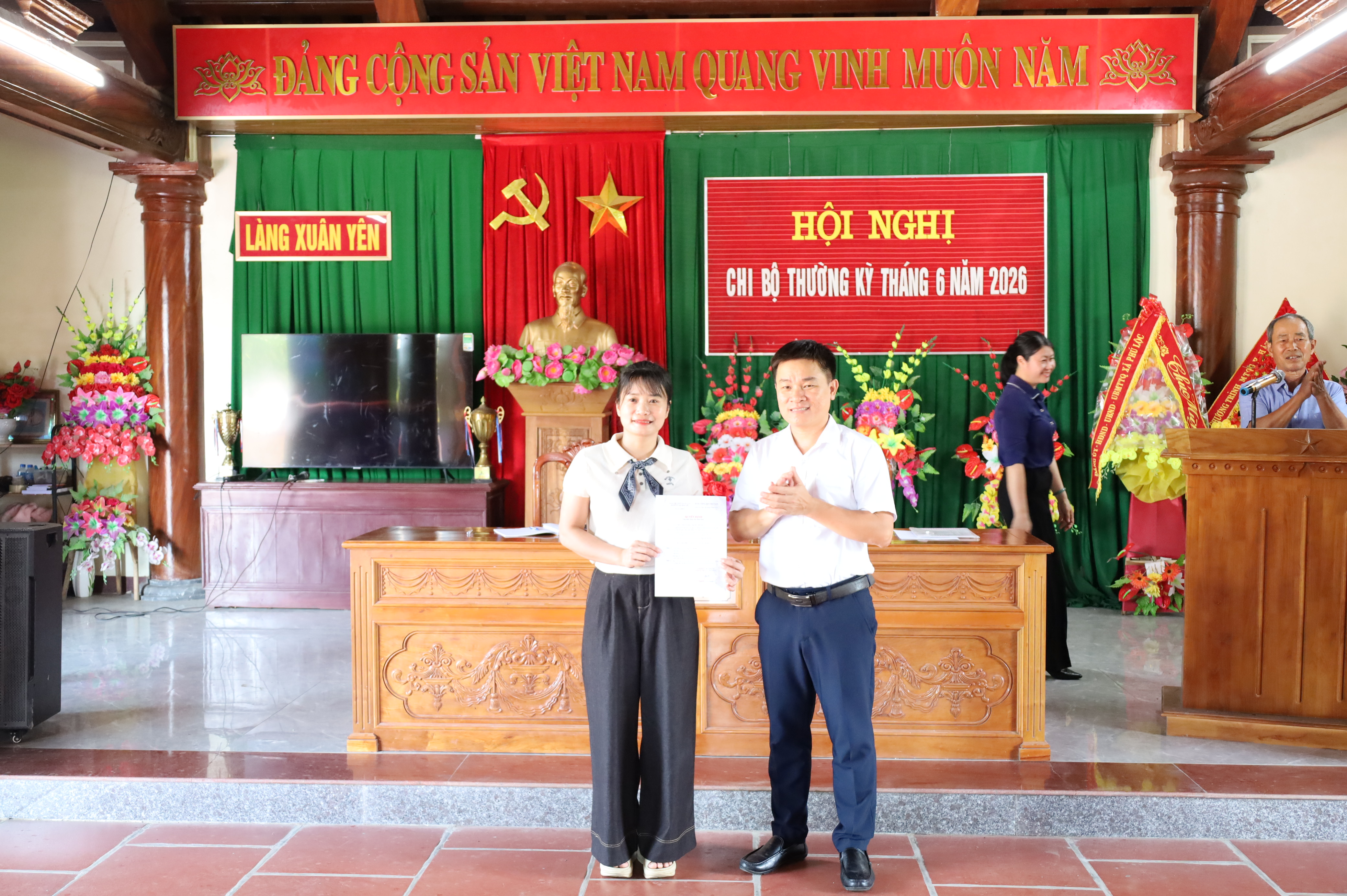 Anh-tin-bai