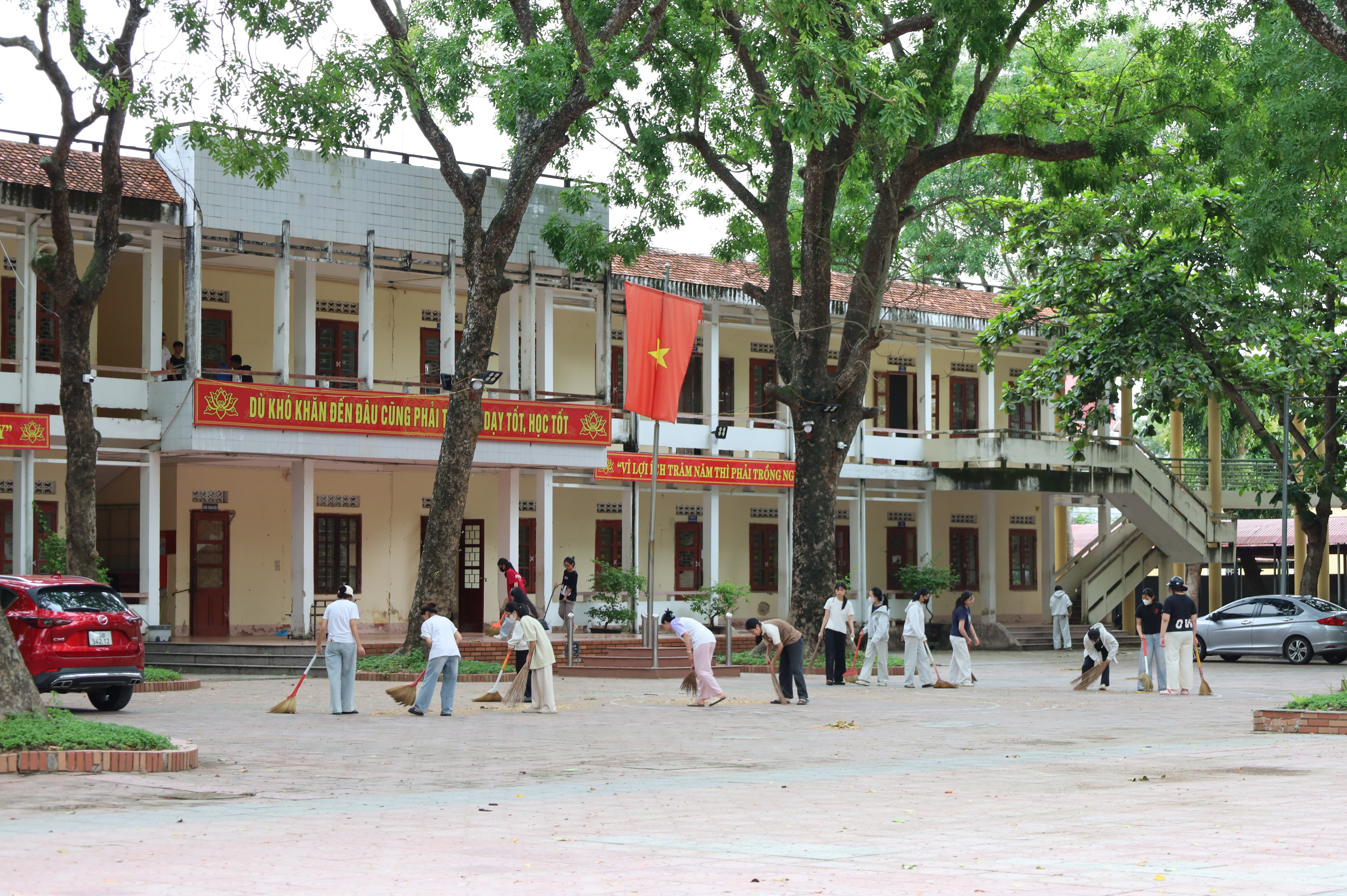 Anh-tin-bai