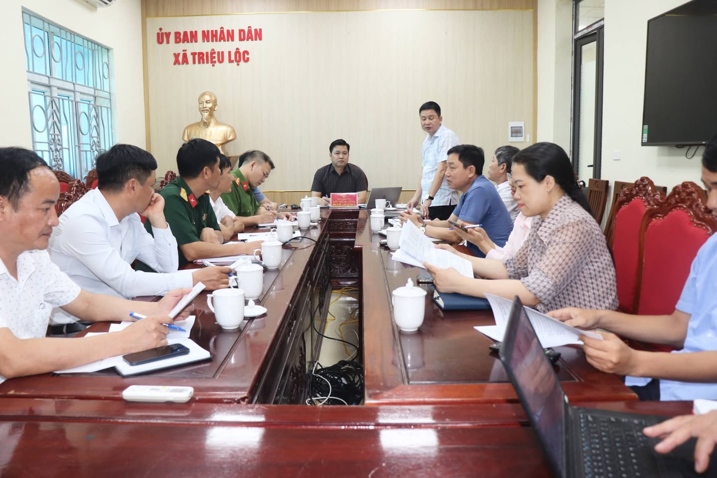 Anh-tin-bai