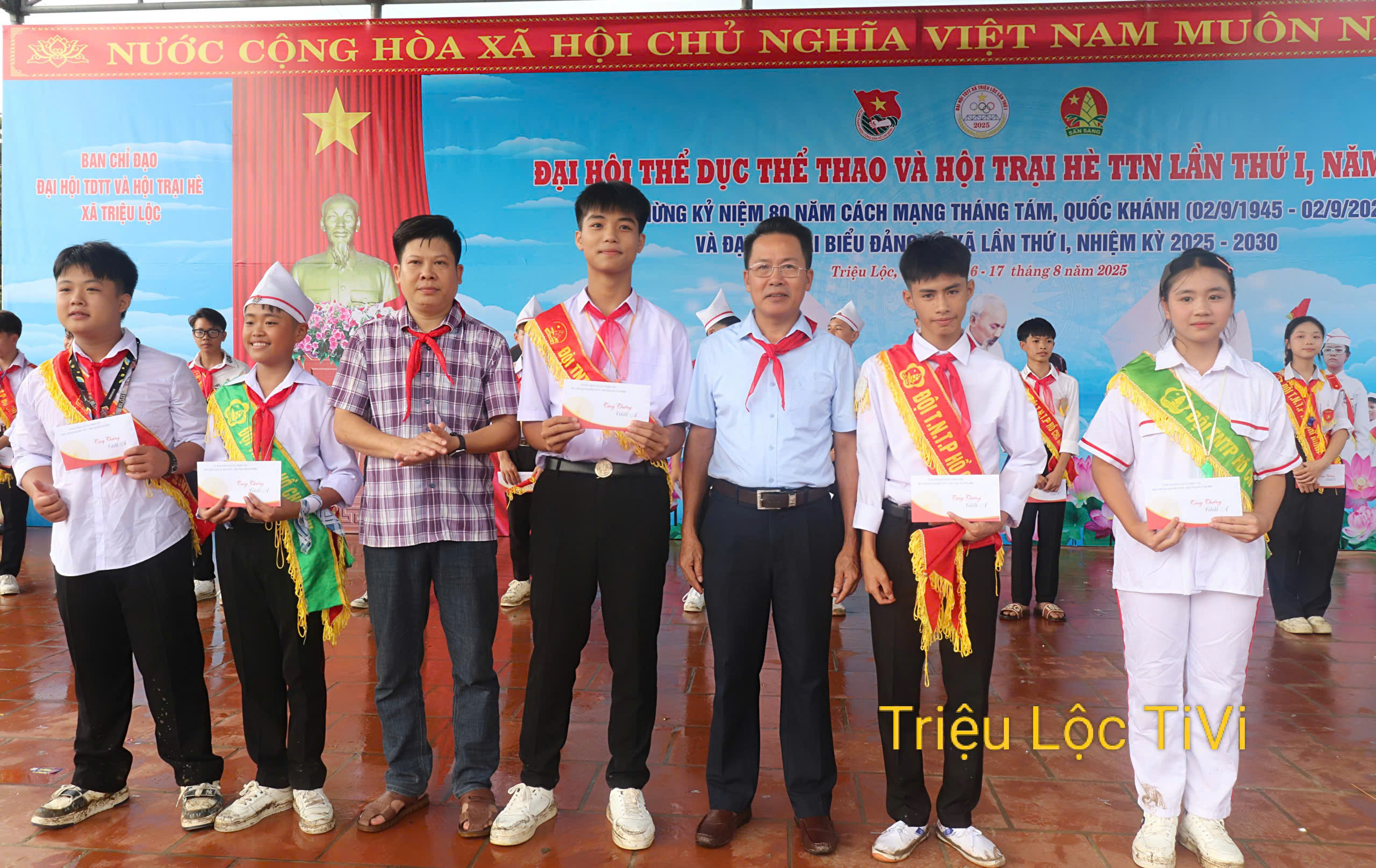 Anh-tin-bai