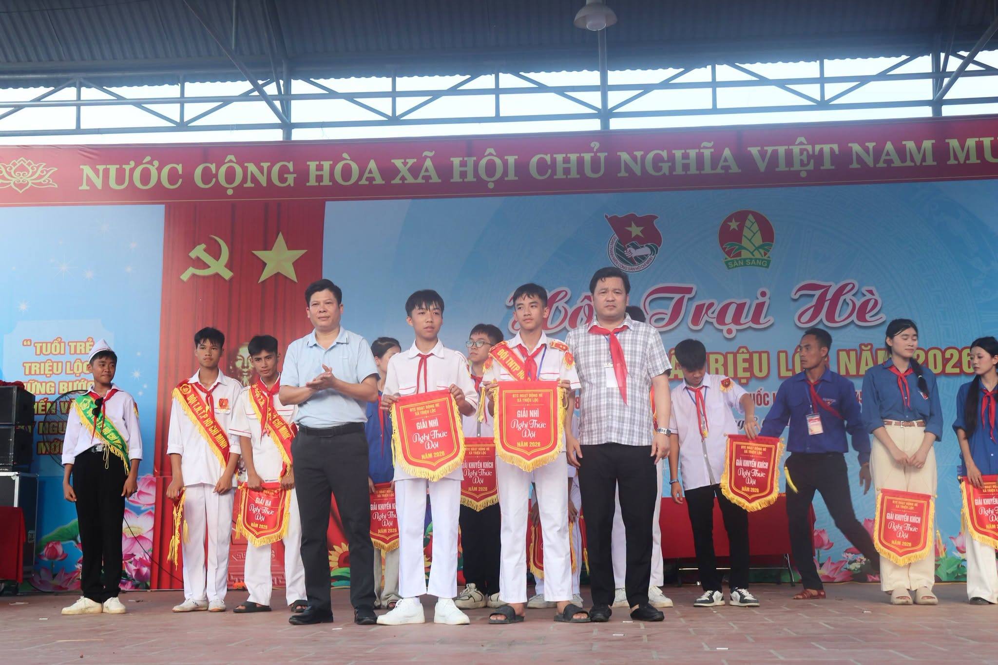 Anh-tin-bai