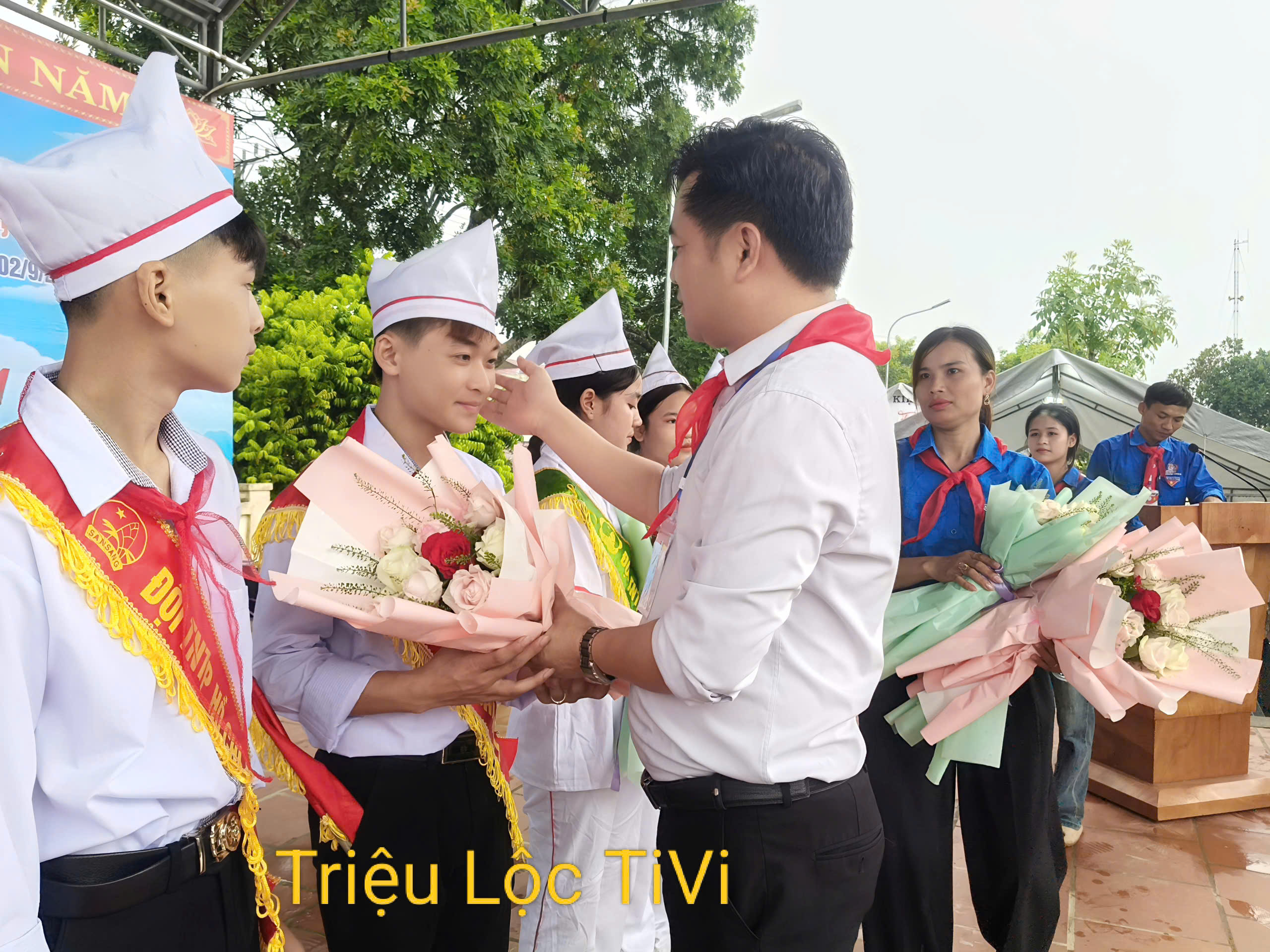 Anh-tin-bai