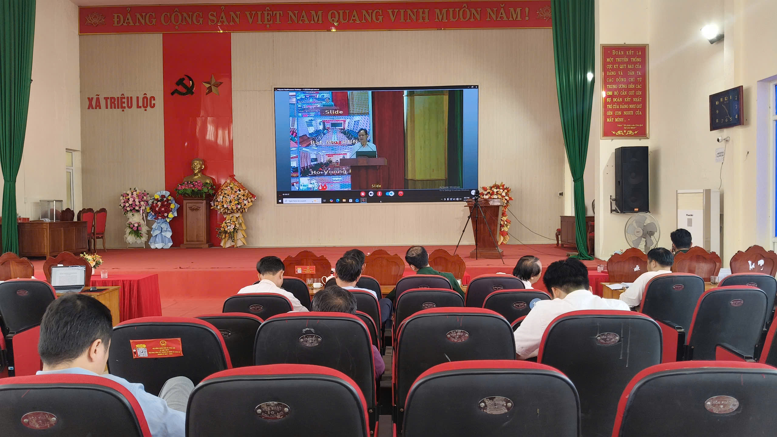 Anh-tin-bai
