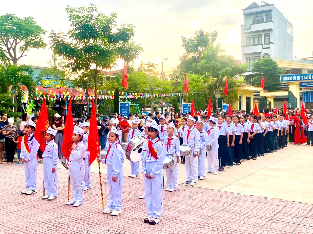 Anh-tin-bai