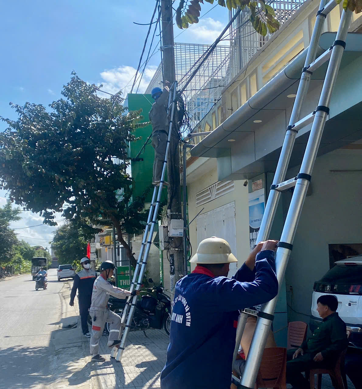 Anh-tin-bai
