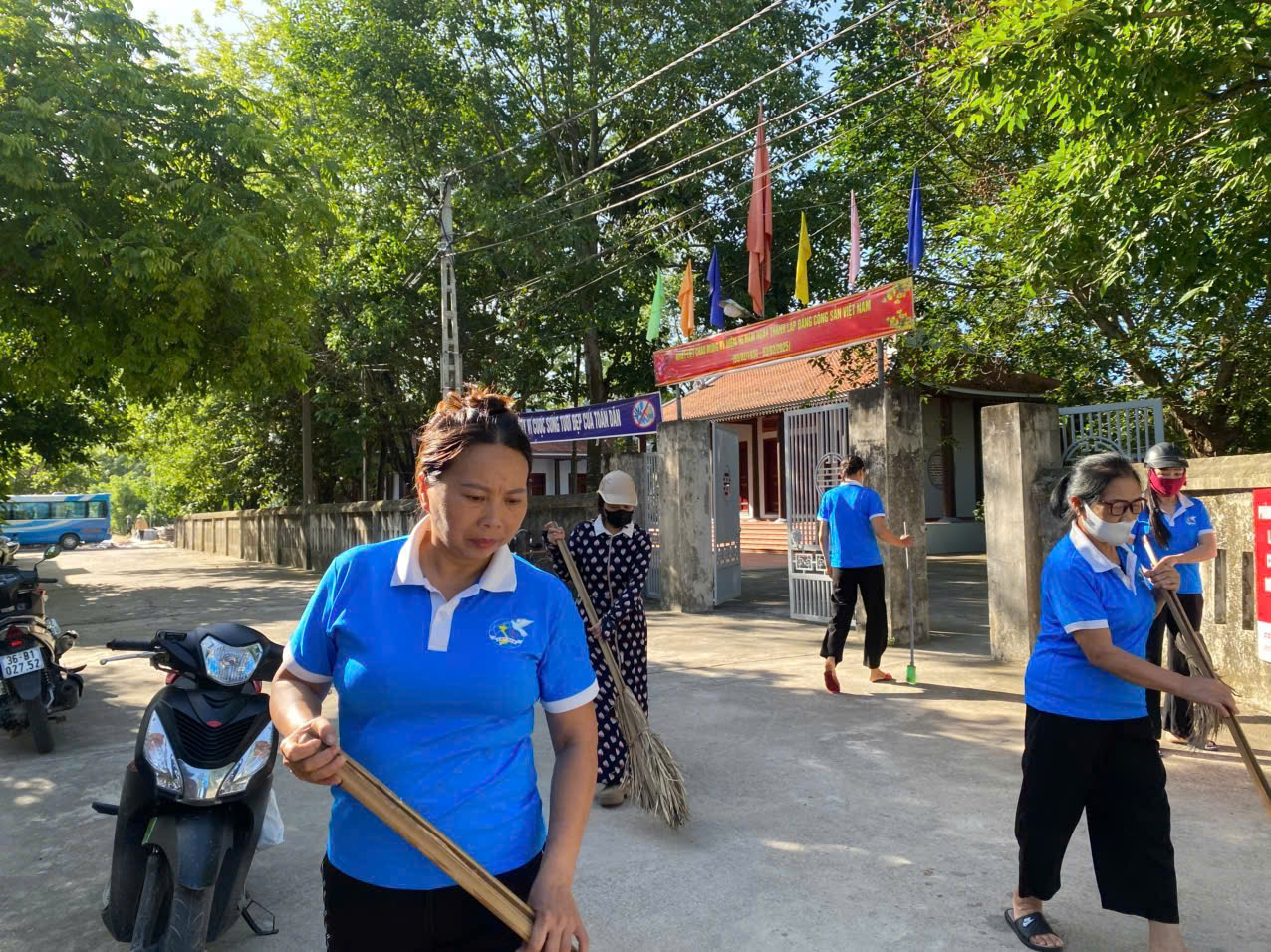 Anh-tin-bai