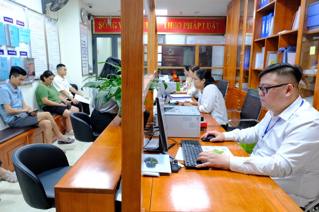Bộ Nội vụ đề xuất bộ tiêu chí KPI 100 điểm để đánh giá công chức - 1