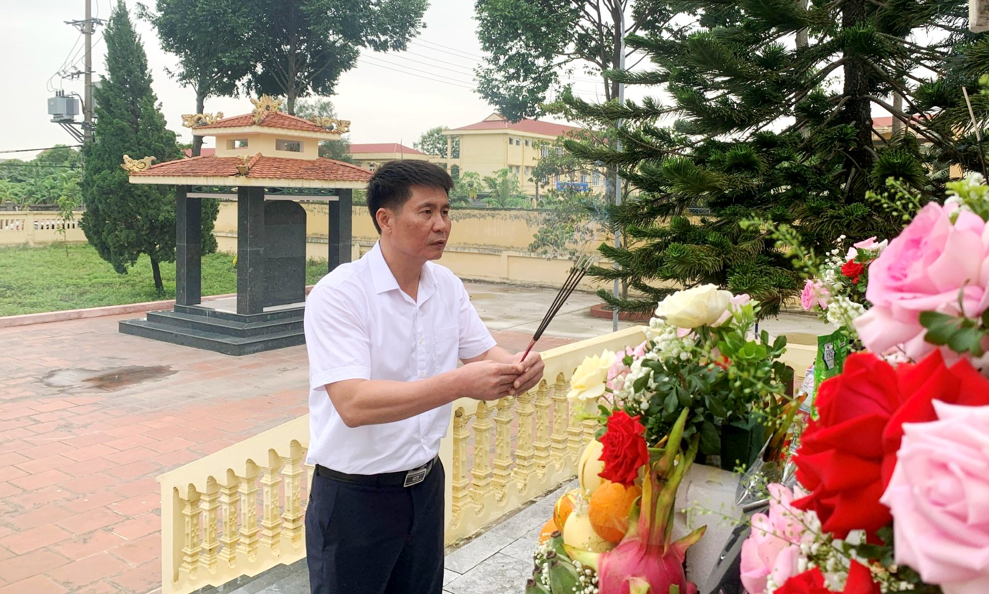 Anh-tin-bai