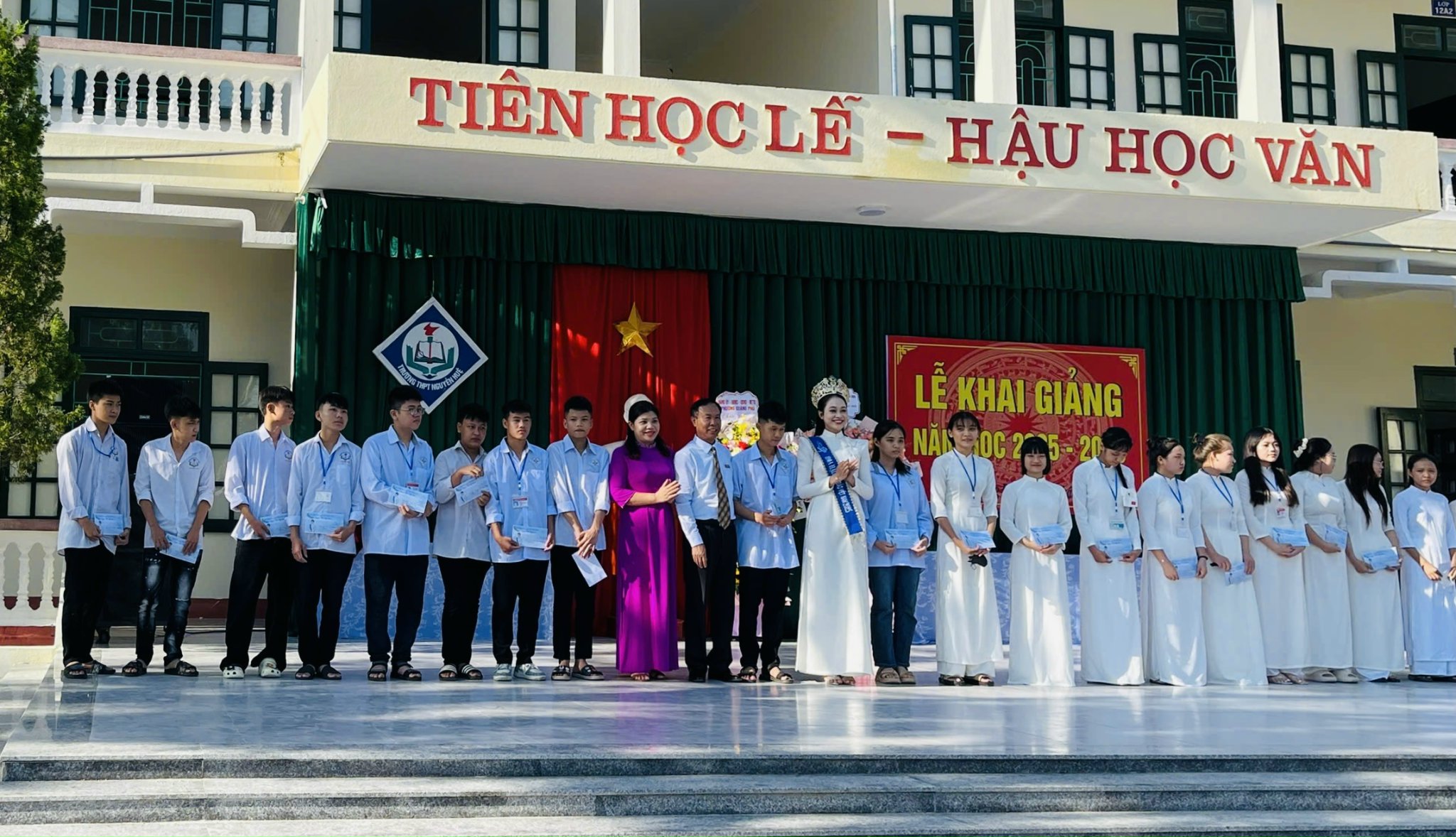 Anh-tin-bai