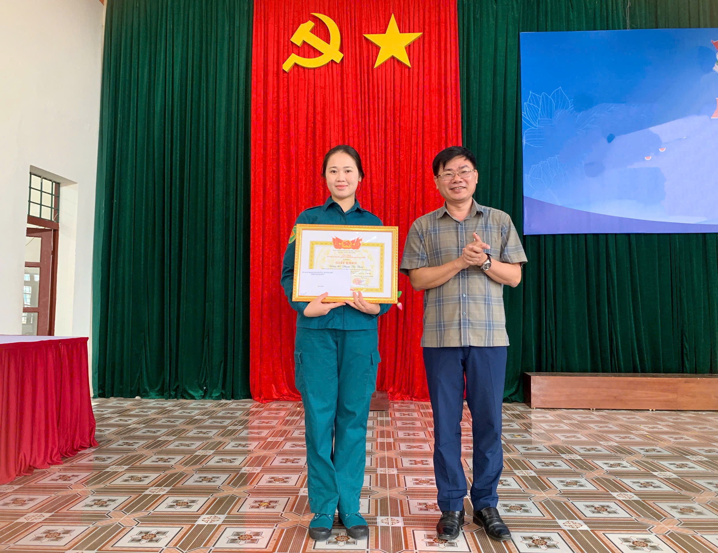 Anh-tin-bai