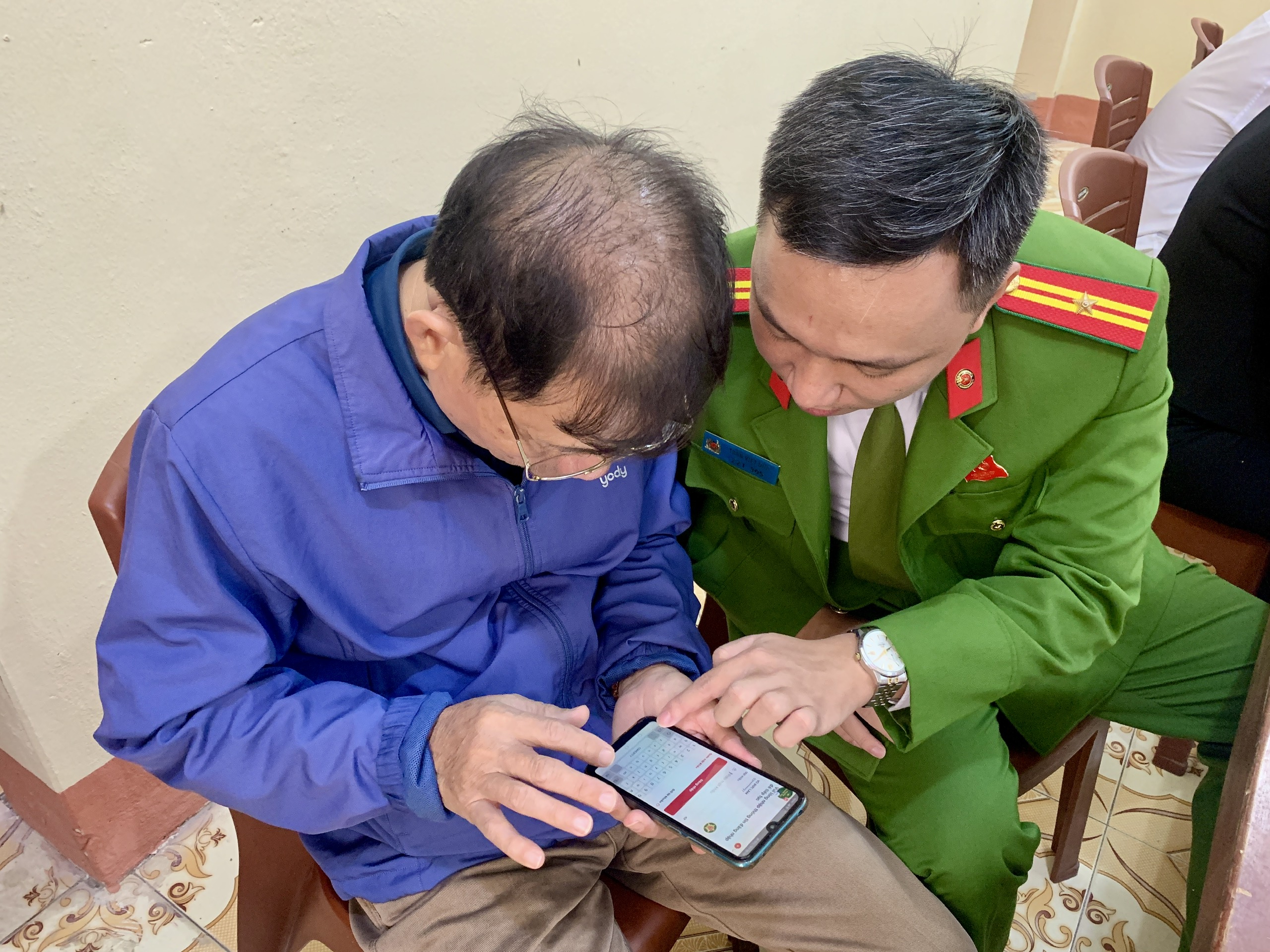 Anh-tin-bai