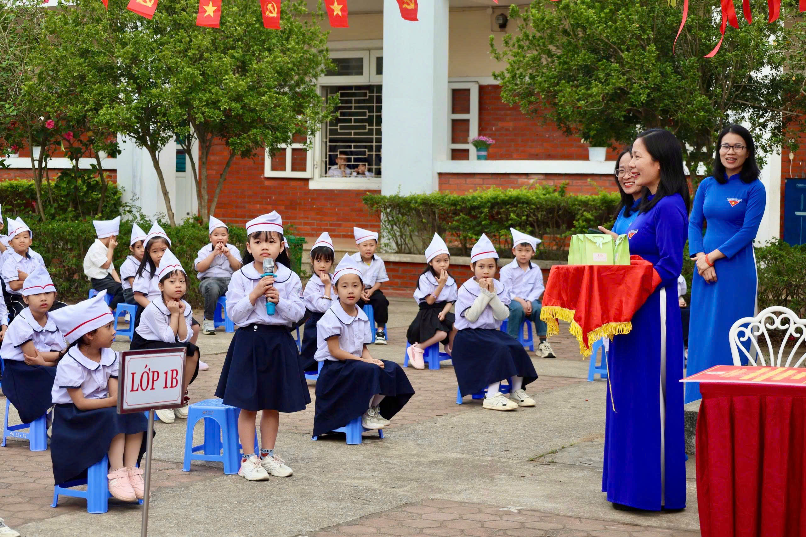 Anh-tin-bai