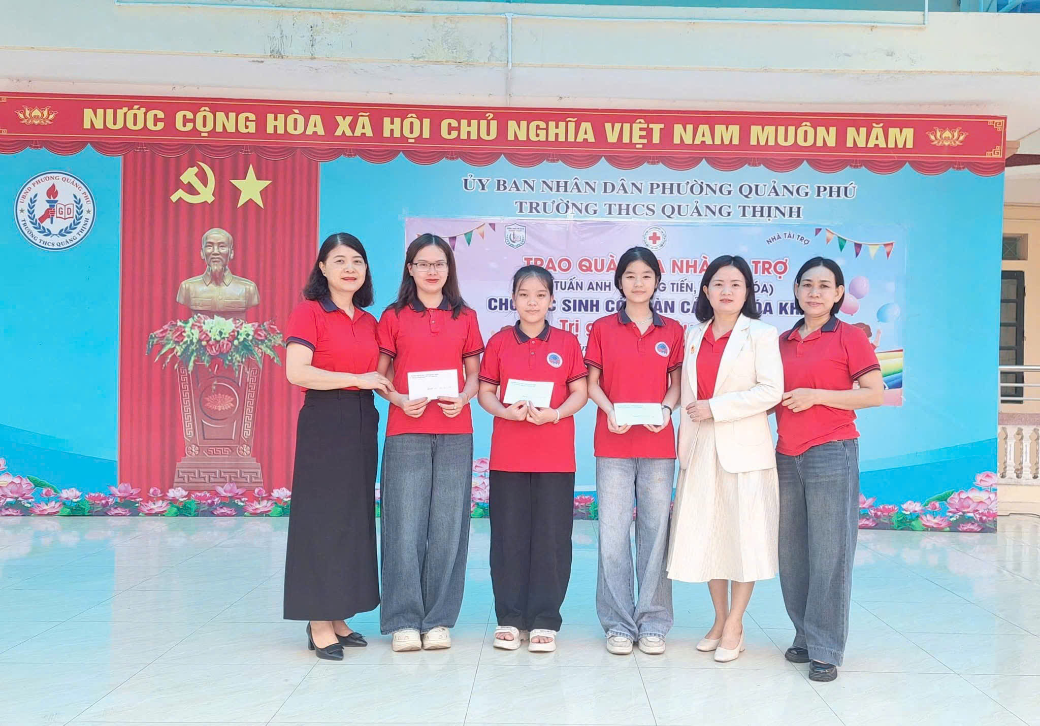 Anh-tin-bai