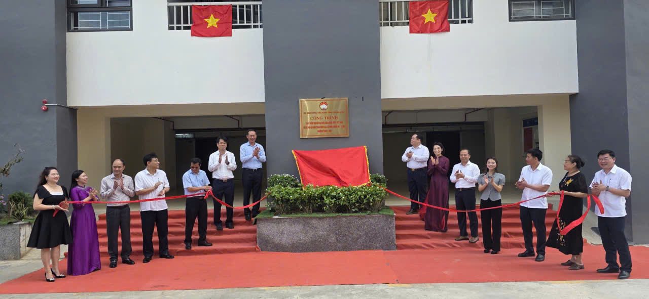Anh-tin-bai