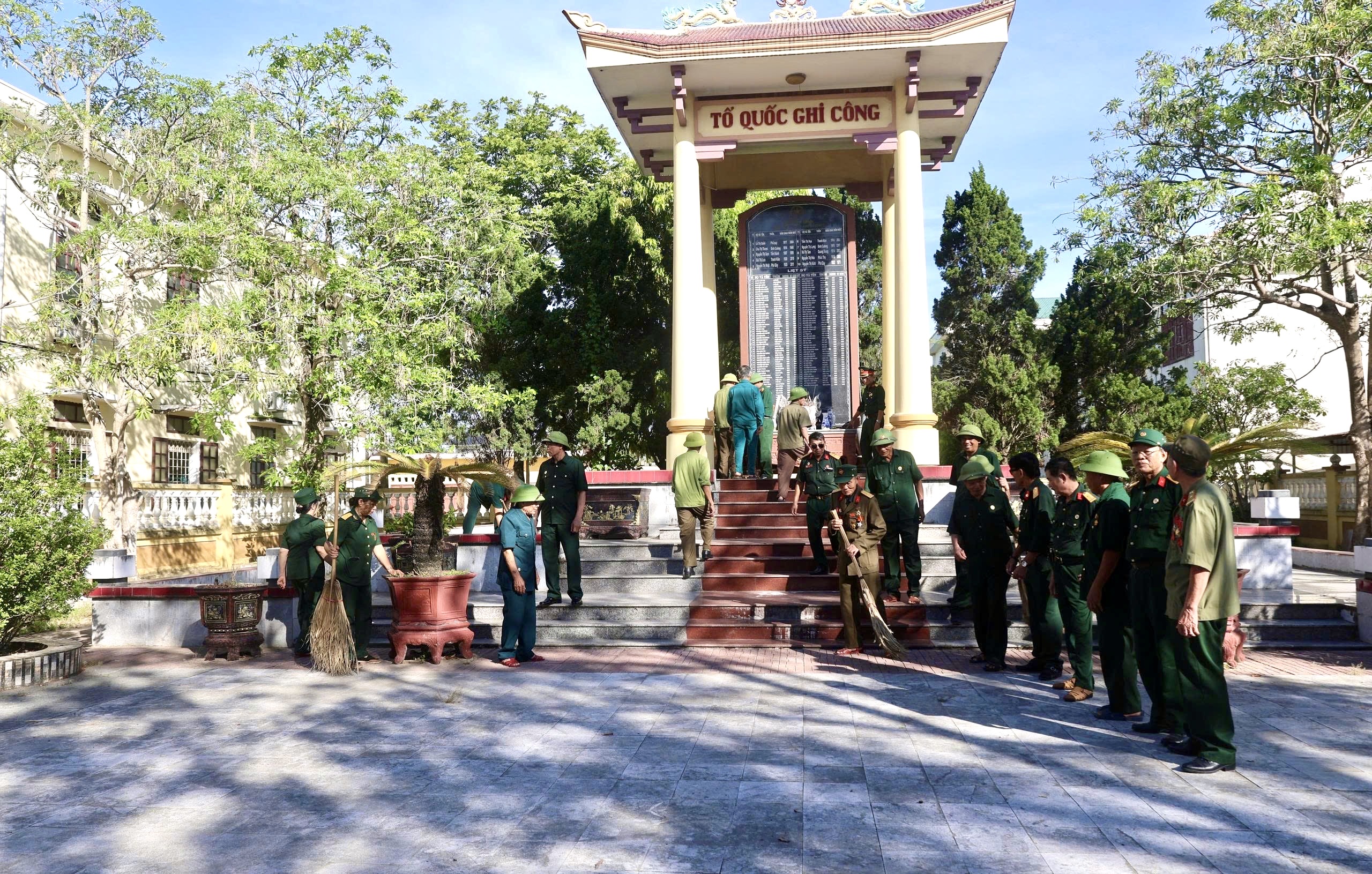 Anh-tin-bai
