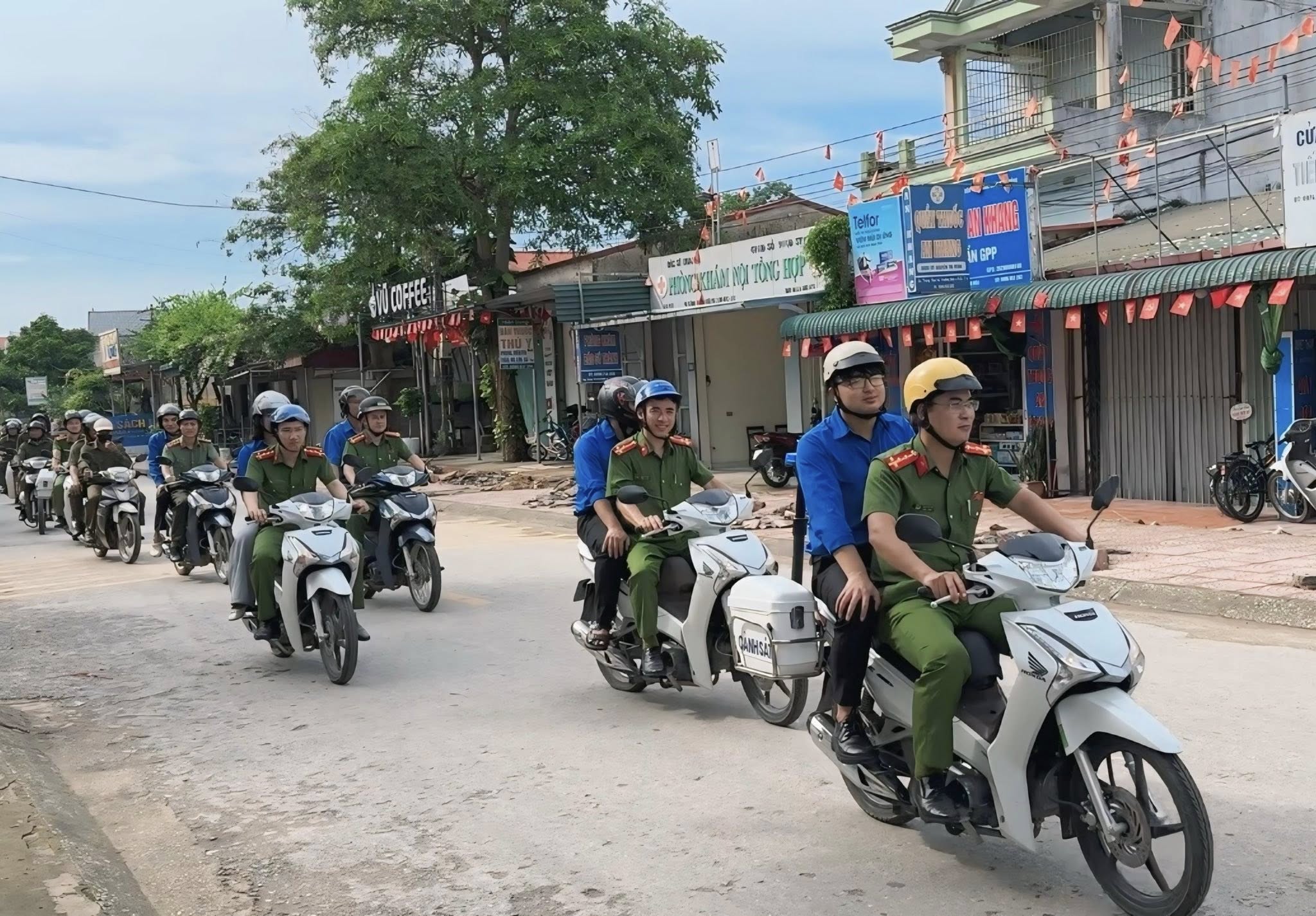 Anh-tin-bai