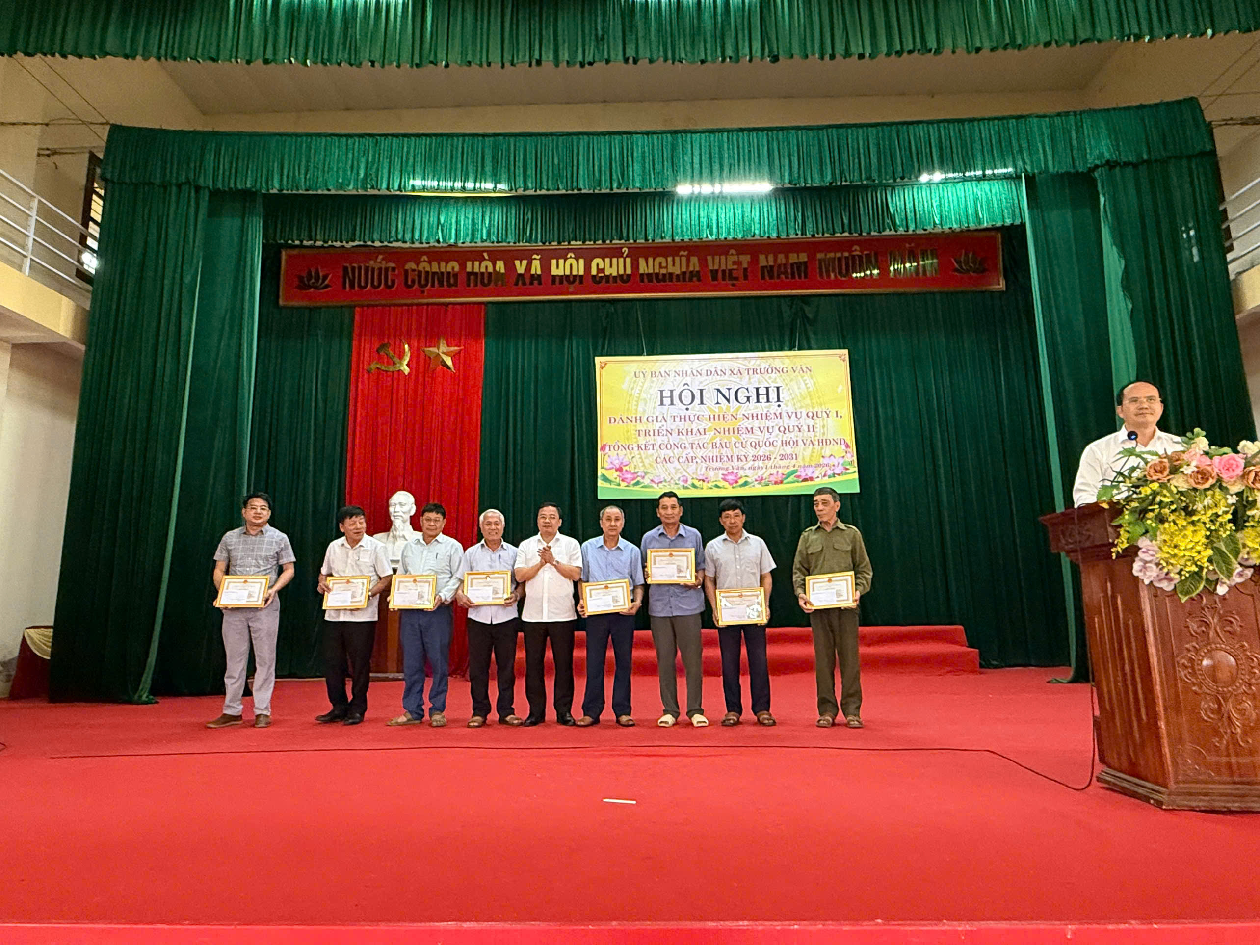 XÃ TRƯỜNG VĂN TỔ CHỨC HỘI NGHỊ ĐÁNH GIÁ TÌNH HÌNH KINH TẾ - XÃ HỘI, QUỐC PHÒNG – AN NINH QUÝ I/2026 VÀ TỔNG KẾT CÔNG TÁC BẦU CỬ