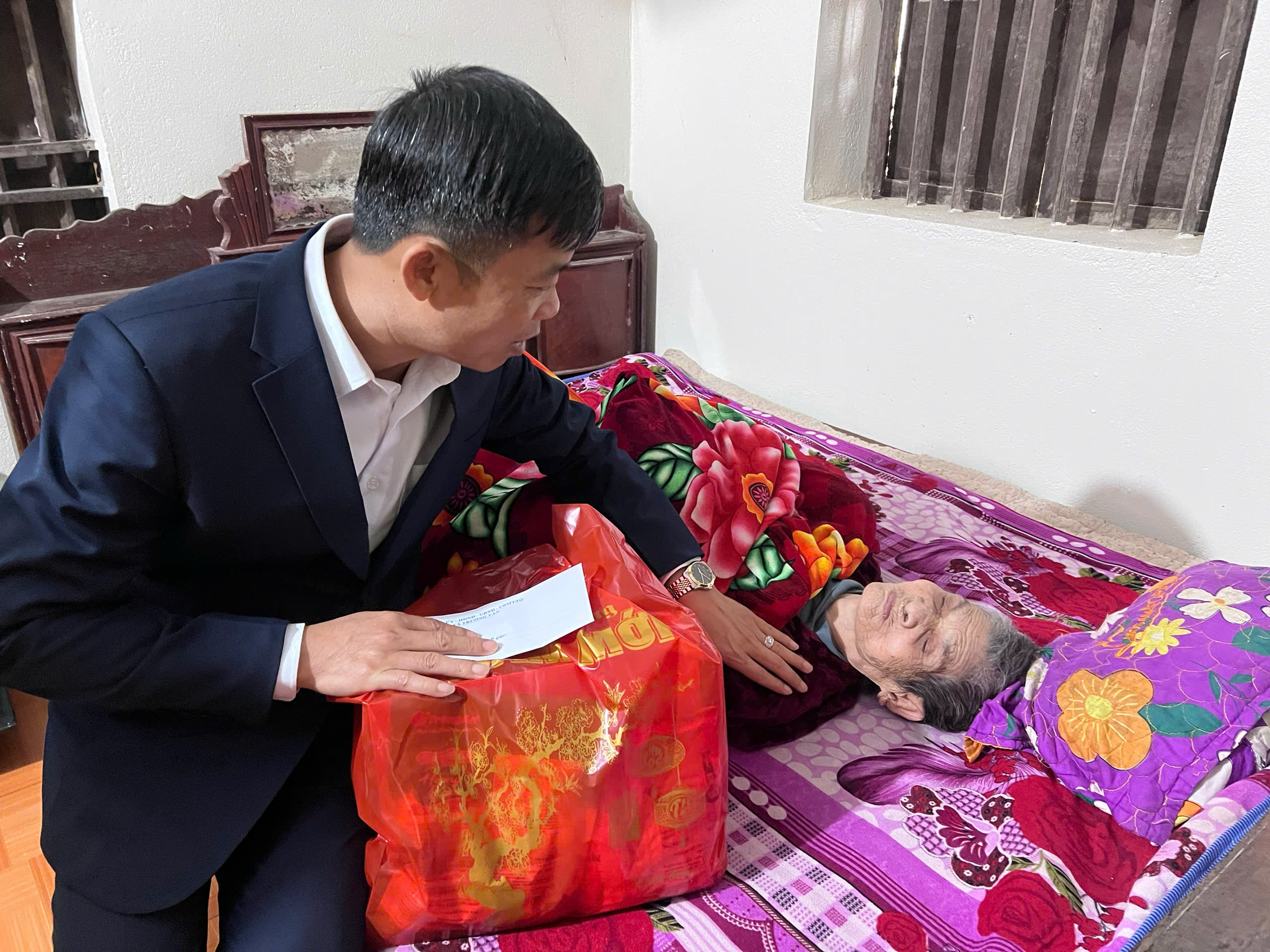 Anh-tin-bai