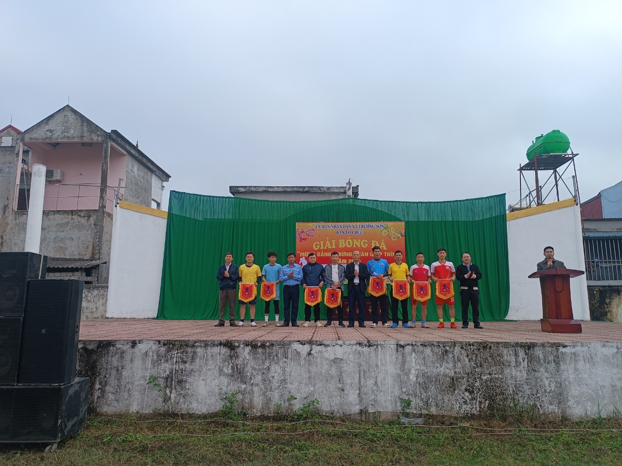 cờ lưu niệm.jpg