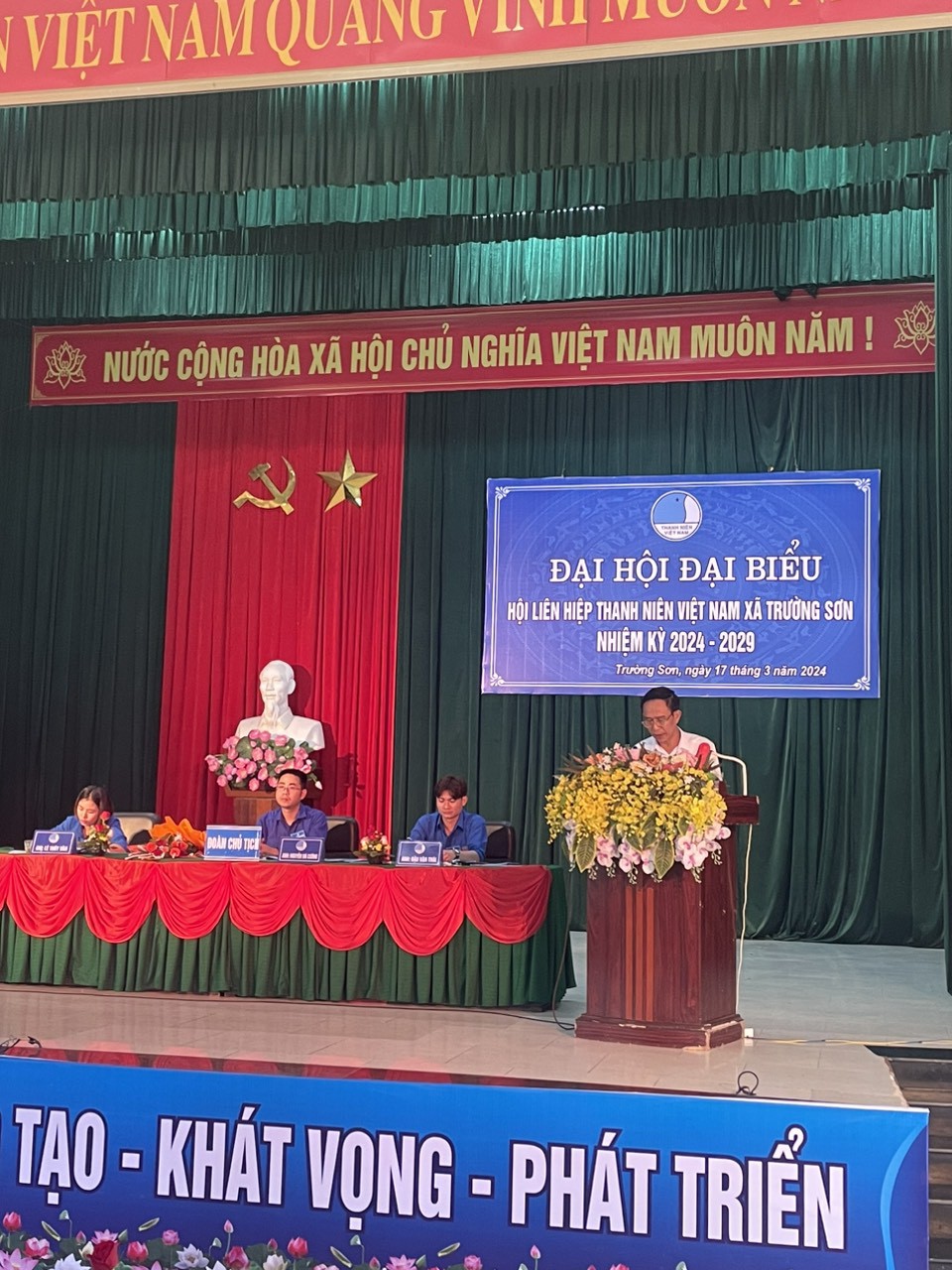 Đc Phạm việt Liên phát biểu ý kiến.jpg