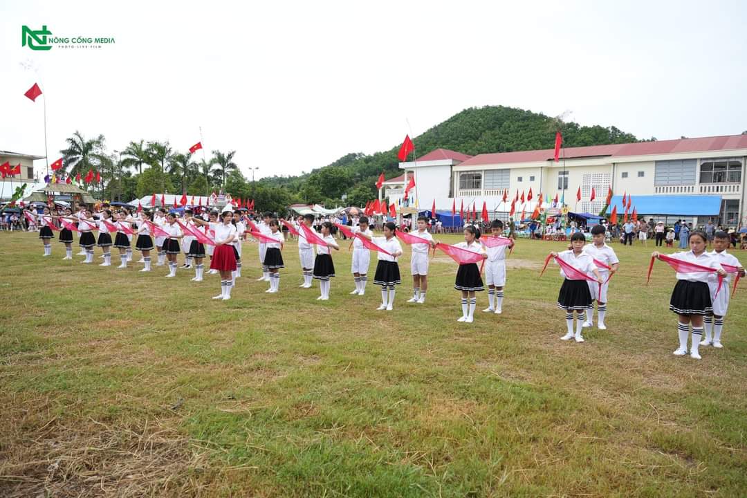 khăn quàng.jpg