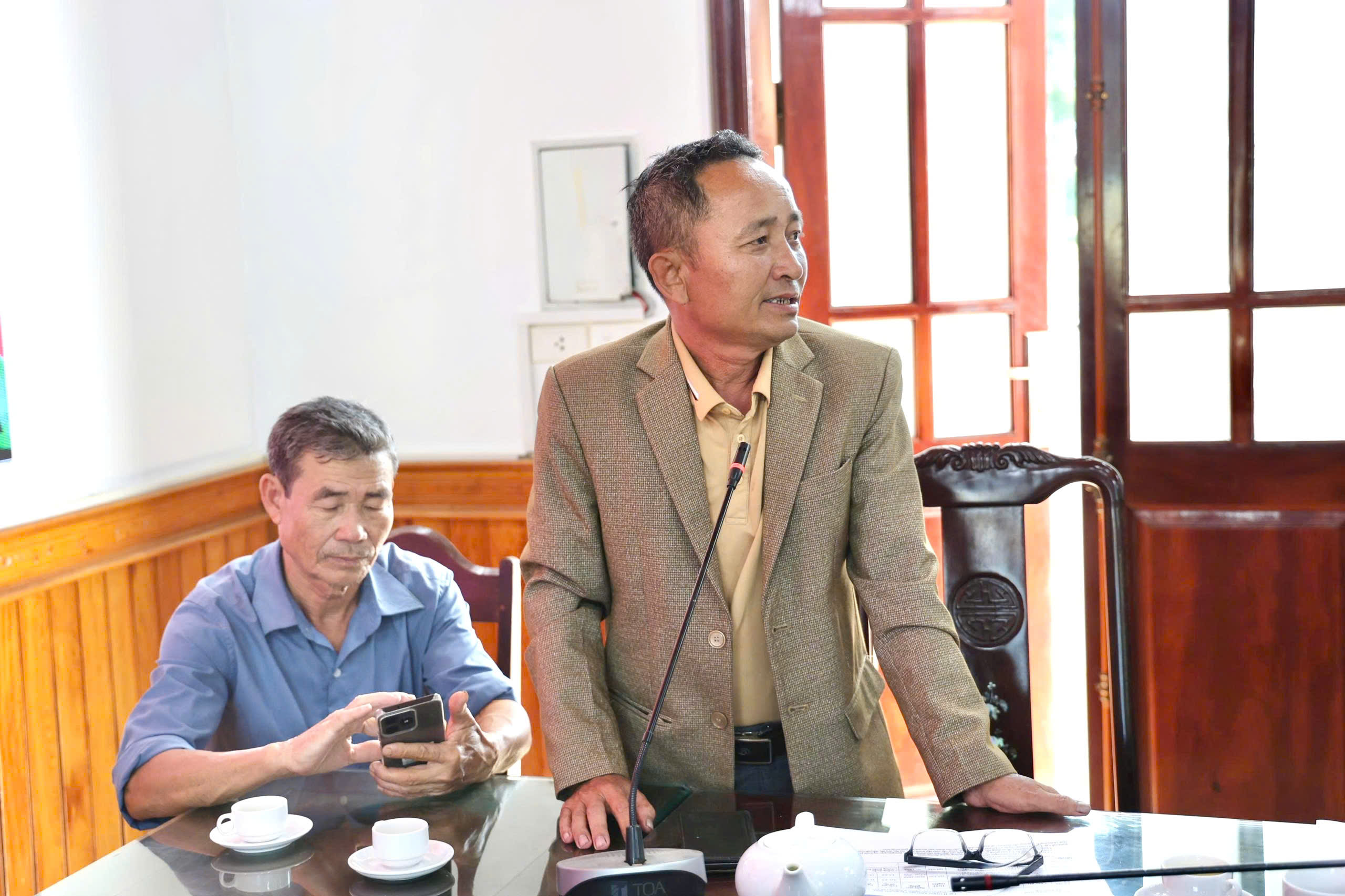 Anh-tin-bai